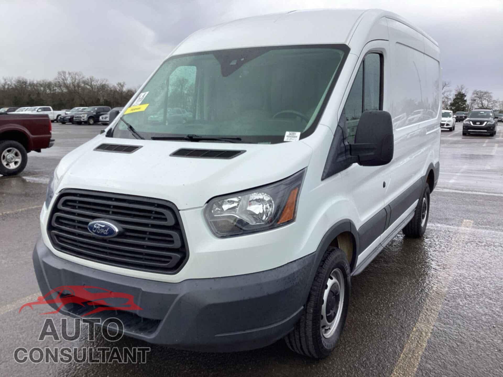 FORD TRANSIT-250 2018 - 1FTYR1CM8JKB40297