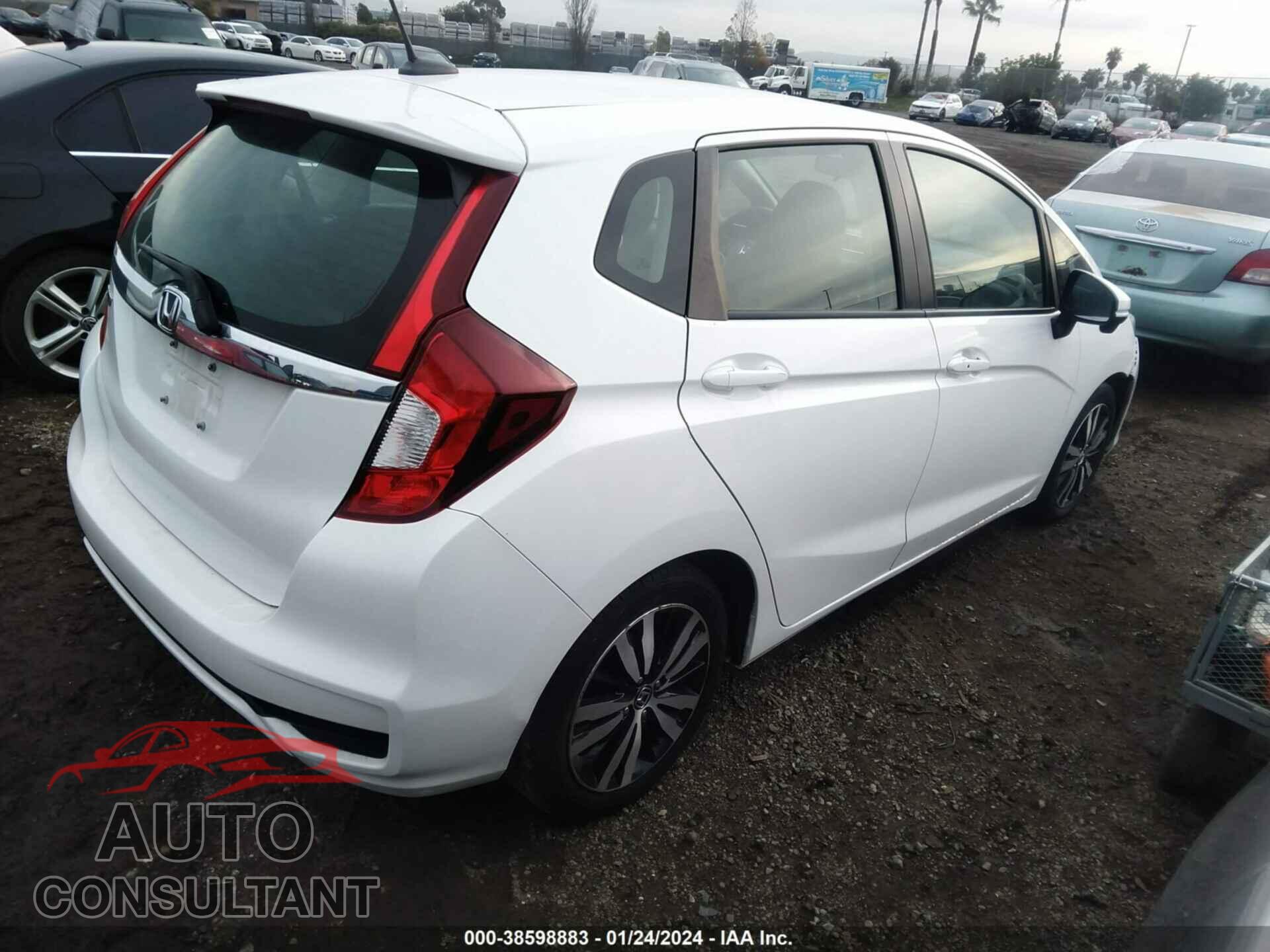HONDA FIT 2018 - 3HGGK5H85JM723875