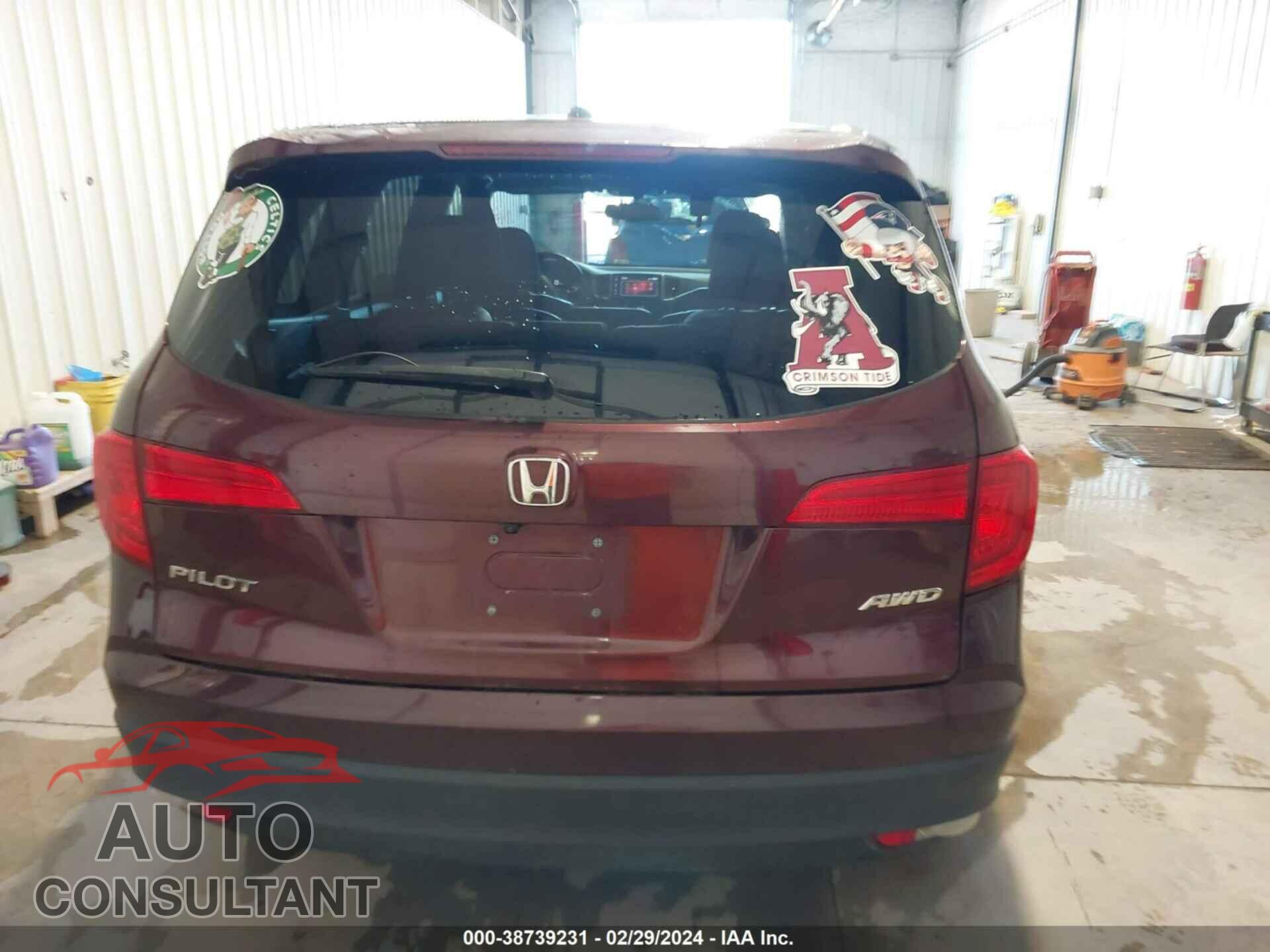 HONDA PILOT 2017 - 5FNYF6H56HB046238