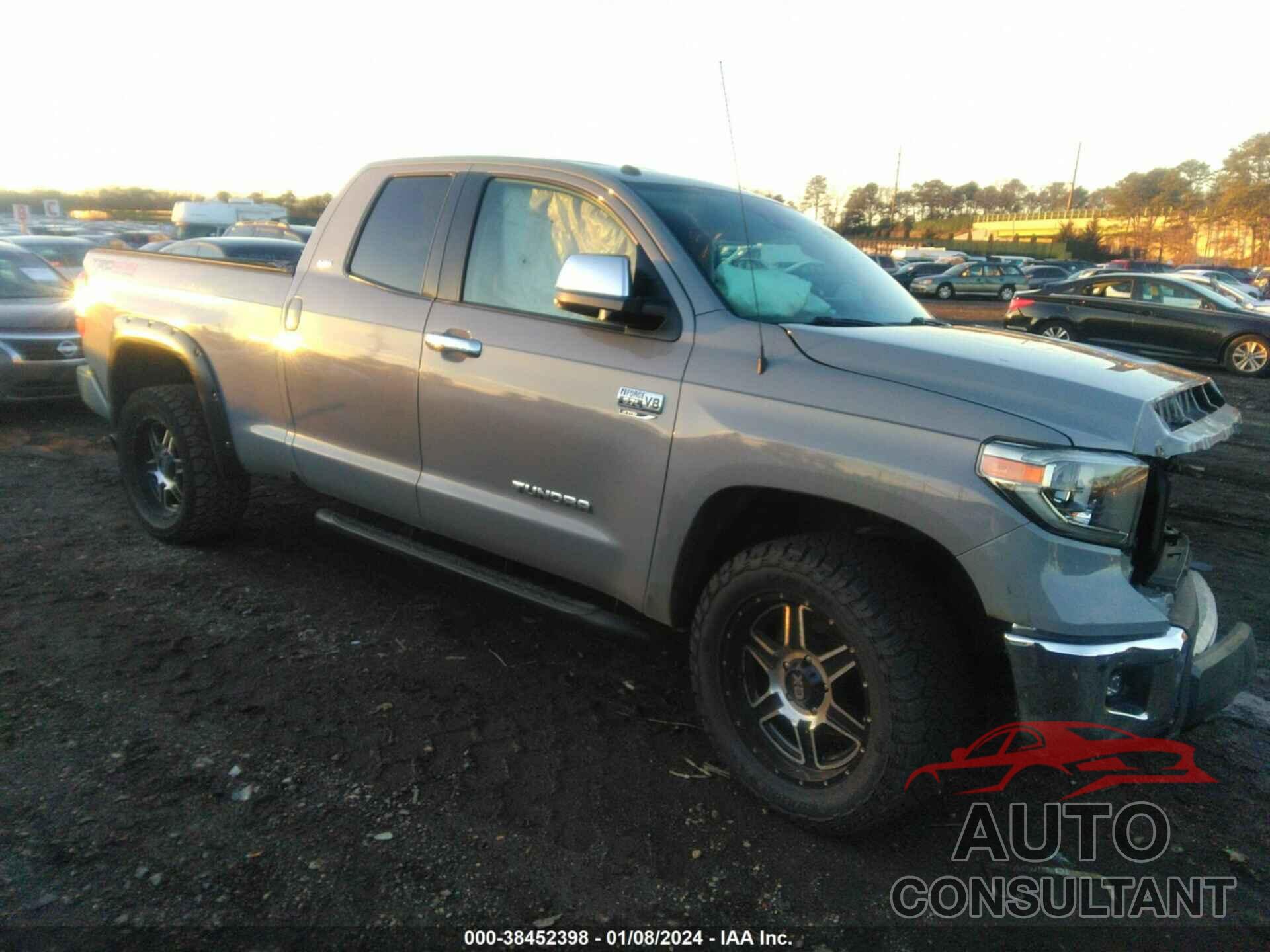 TOYOTA TUNDRA 2018 - 5TFUY5F17JX728933