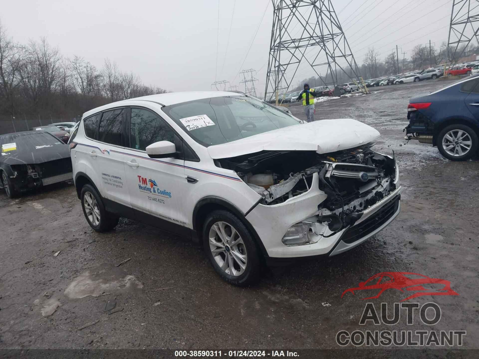 FORD ESCAPE 2017 - 1FMCU9G91HUC99377