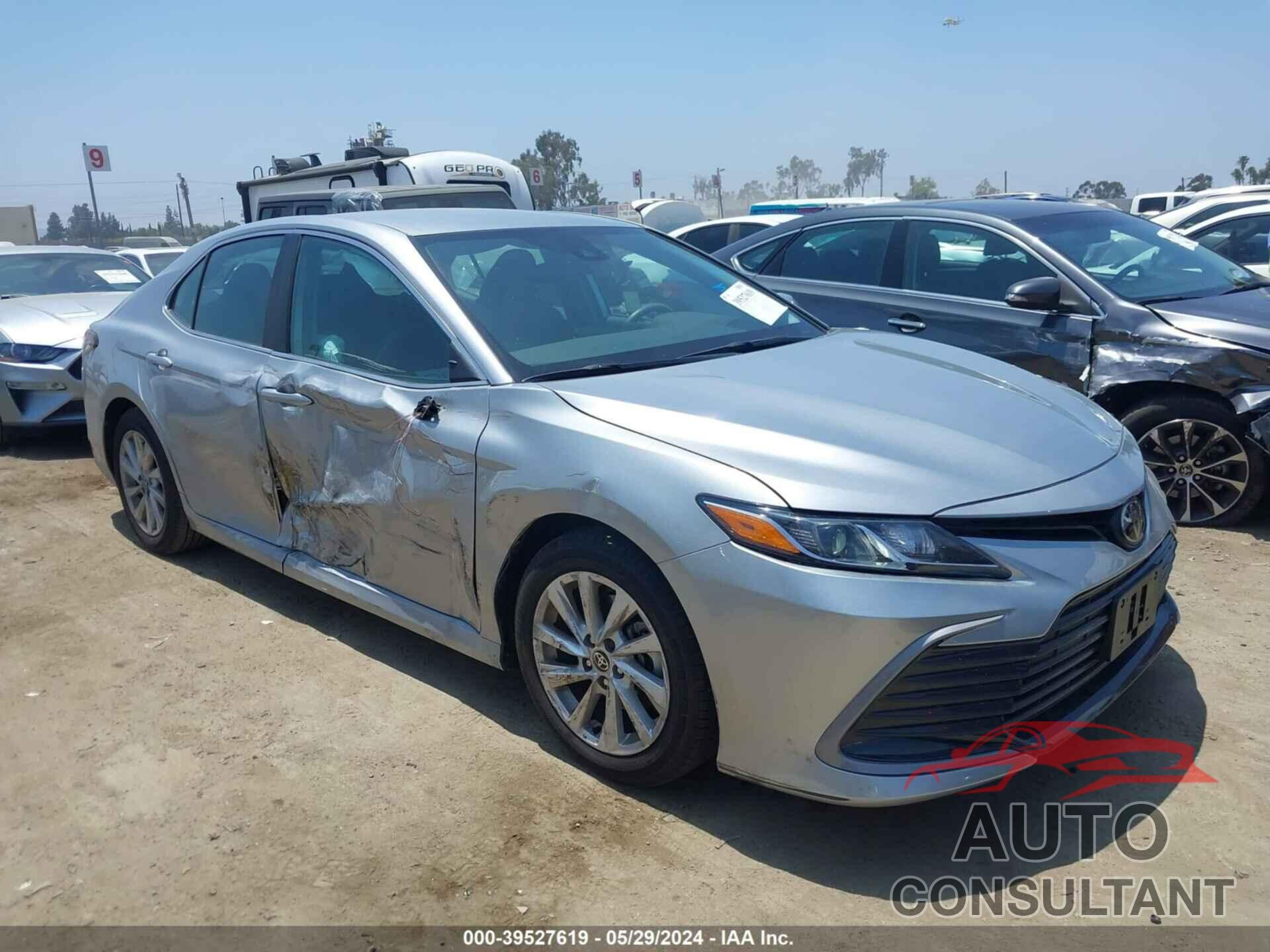TOYOTA CAMRY 2022 - 4T1R11AK1NU649926