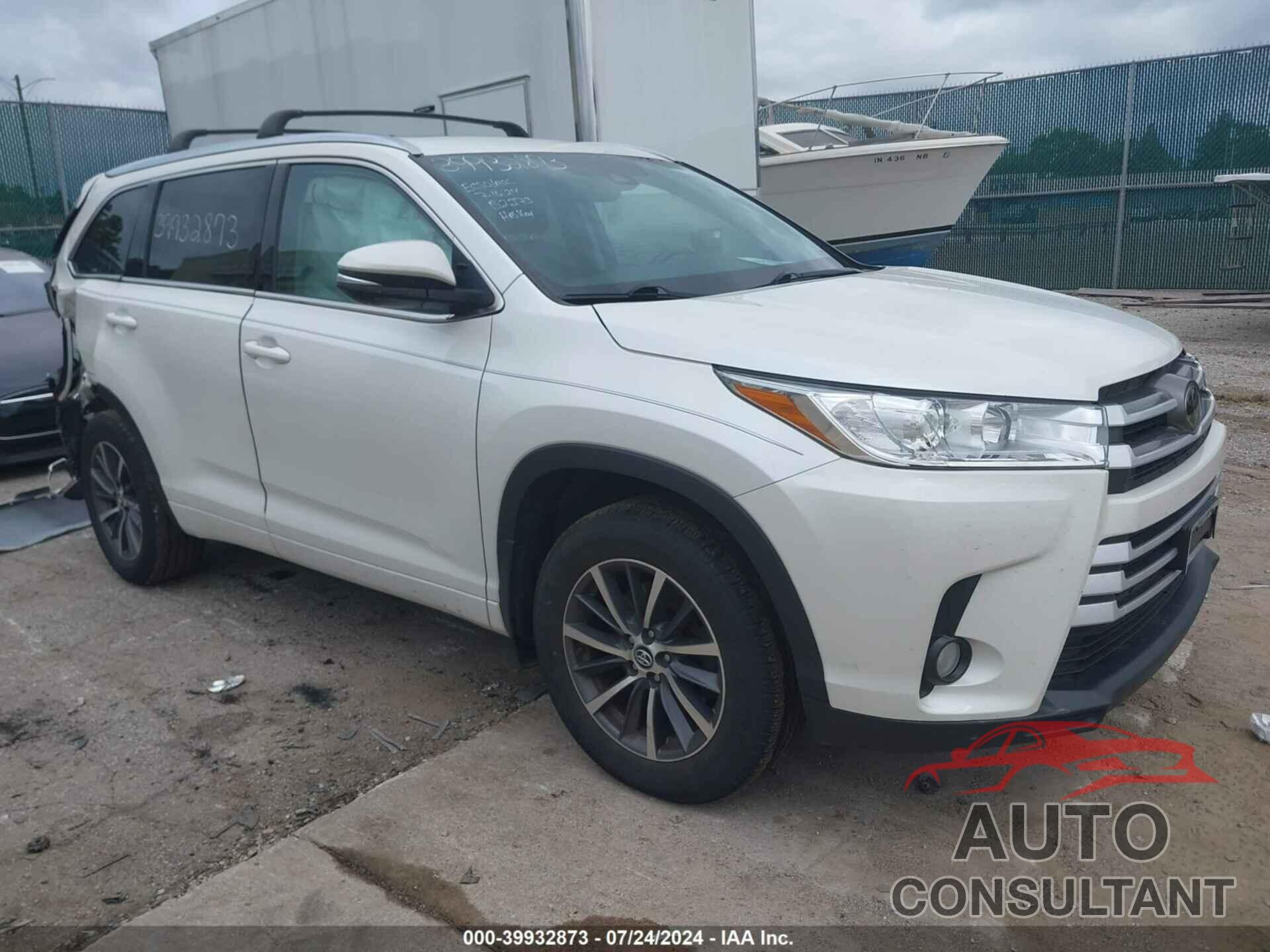 TOYOTA HIGHLANDER 2018 - 5TDJZRFH4JS491523