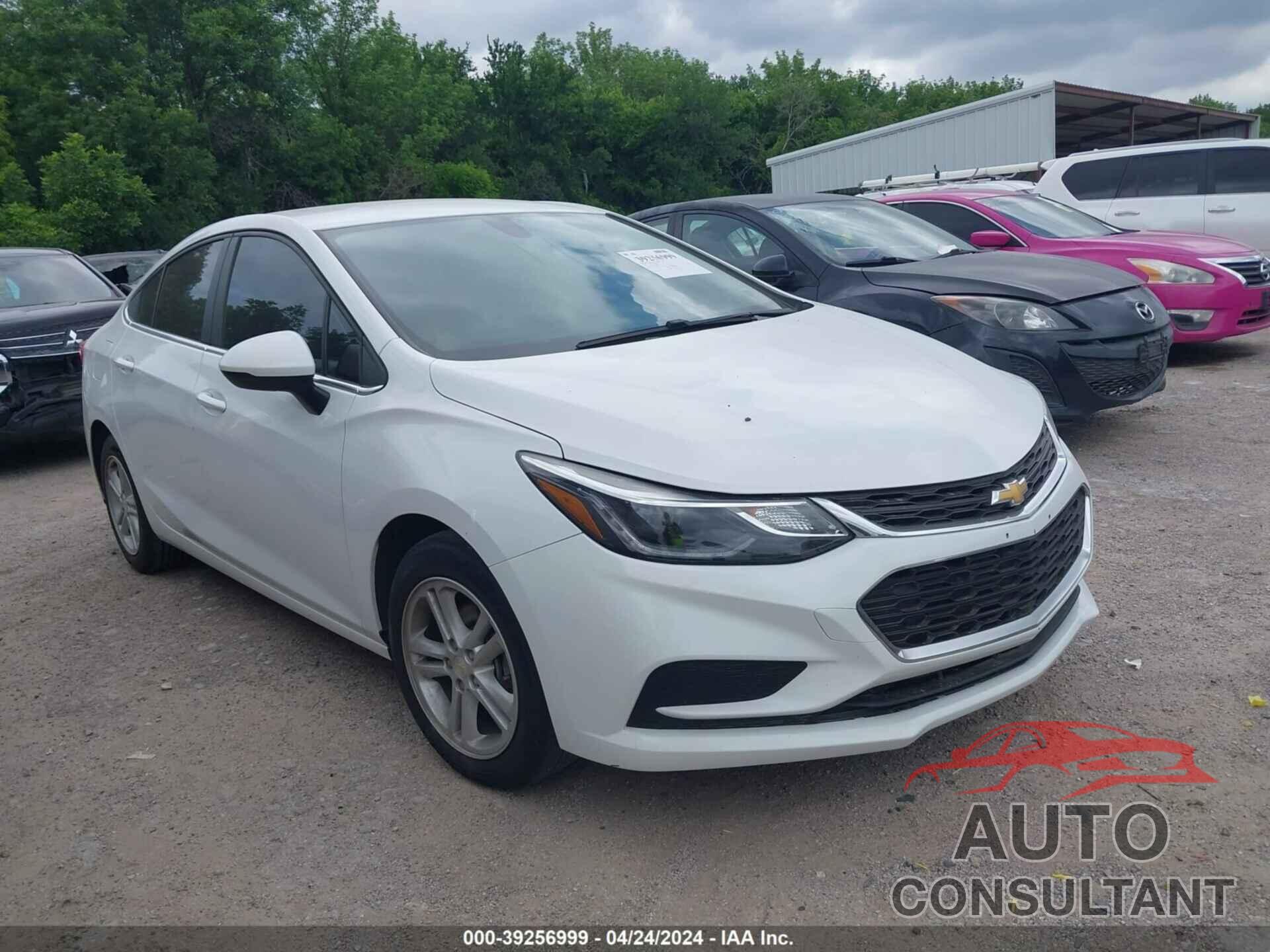 CHEVROLET CRUZE 2018 - 1G1BE5SM2J7181126