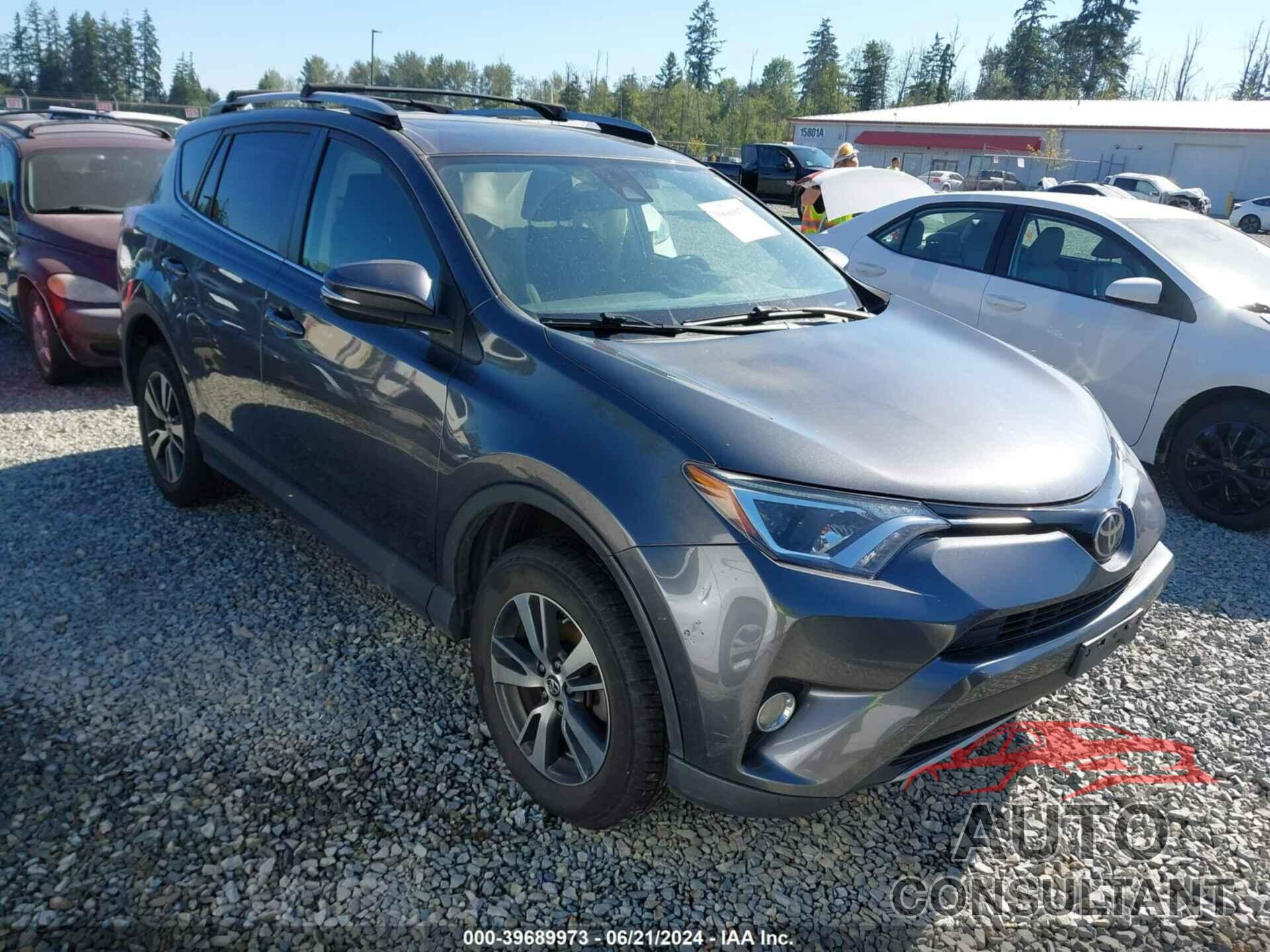 TOYOTA RAV4 2017 - JTMRFREV5HD203291