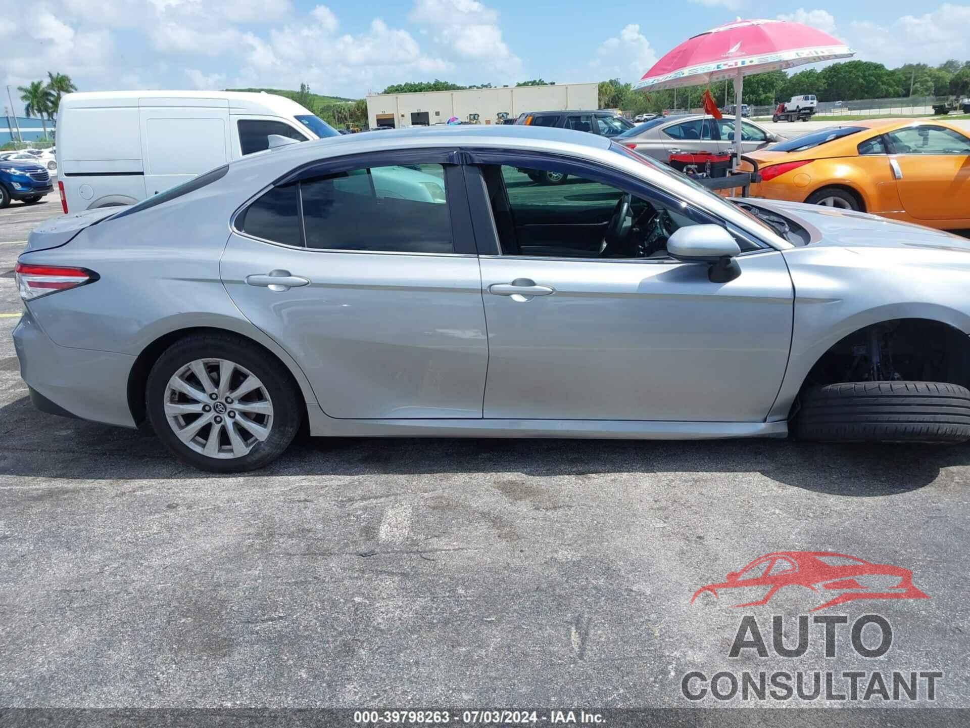 TOYOTA CAMRY 2019 - 4T1B11HK4KU752681