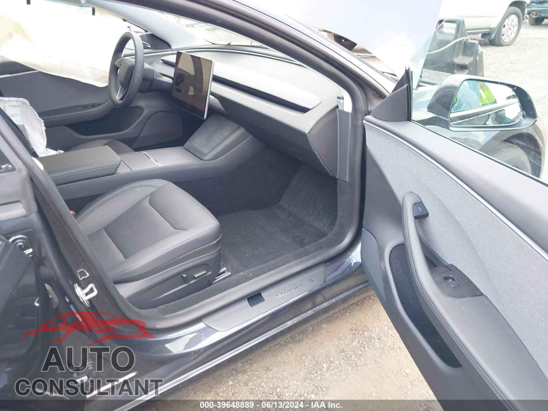 TESLA MODEL 3 2024 - 5YJ3E1EA3RF740369