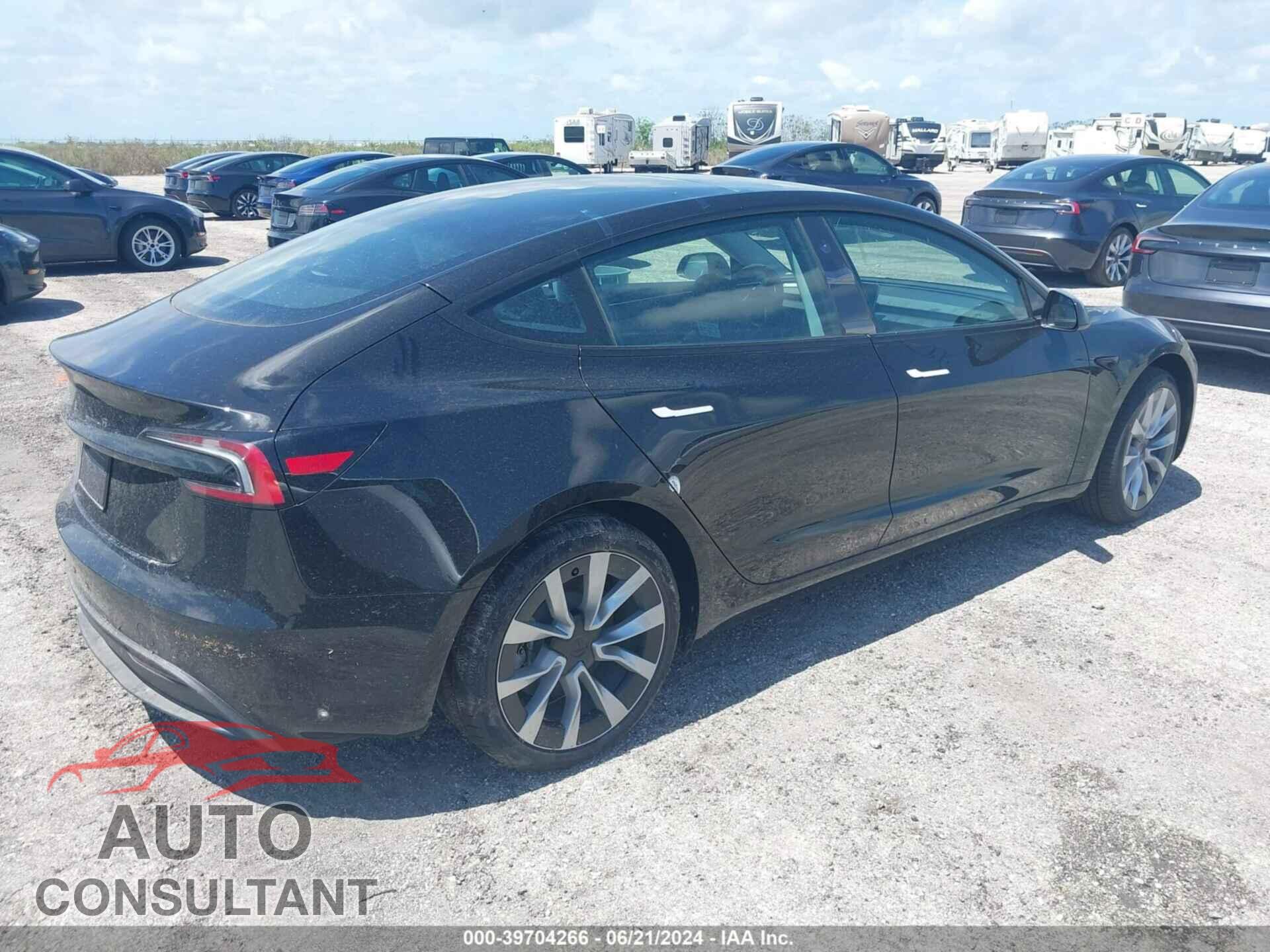 TESLA MODEL 3 2024 - 5YJ3E1EA0RF752477
