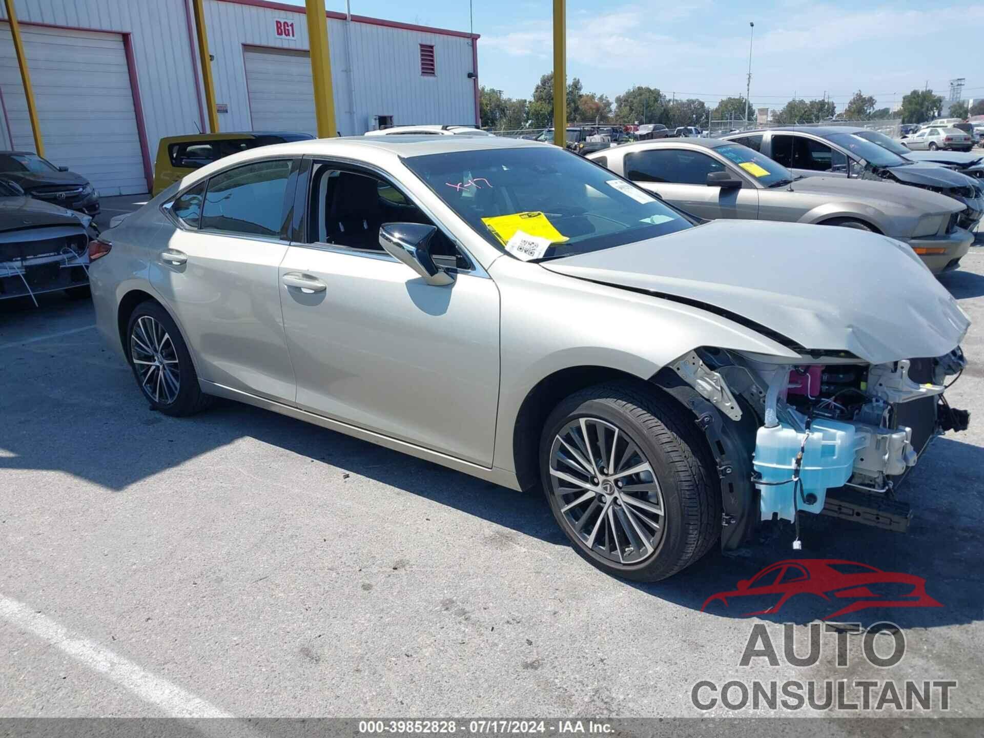 LEXUS ES 300H 2024 - 58ADA1C17RU039087