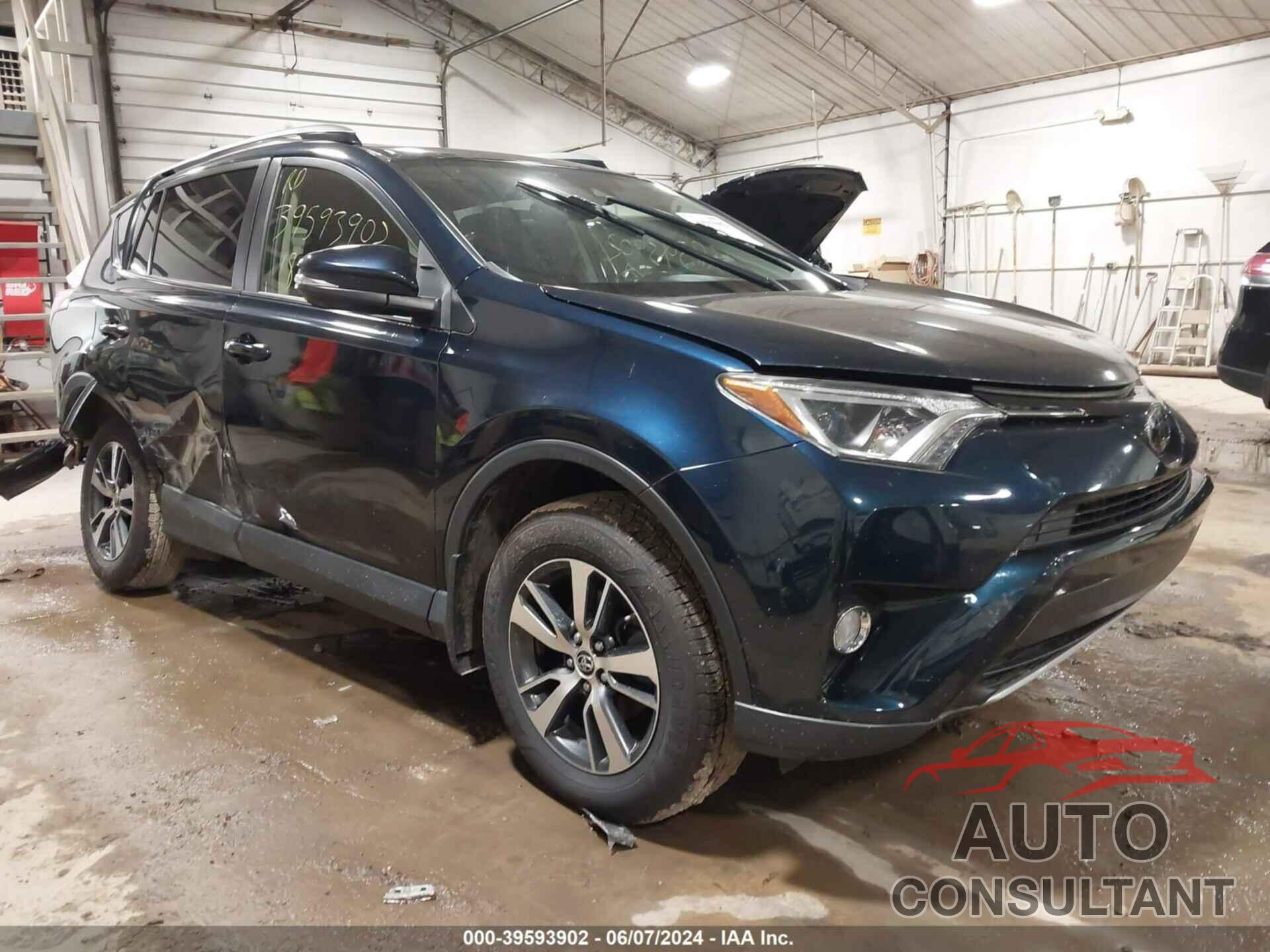 TOYOTA RAV4 2018 - JTMRFREV6JJ738864