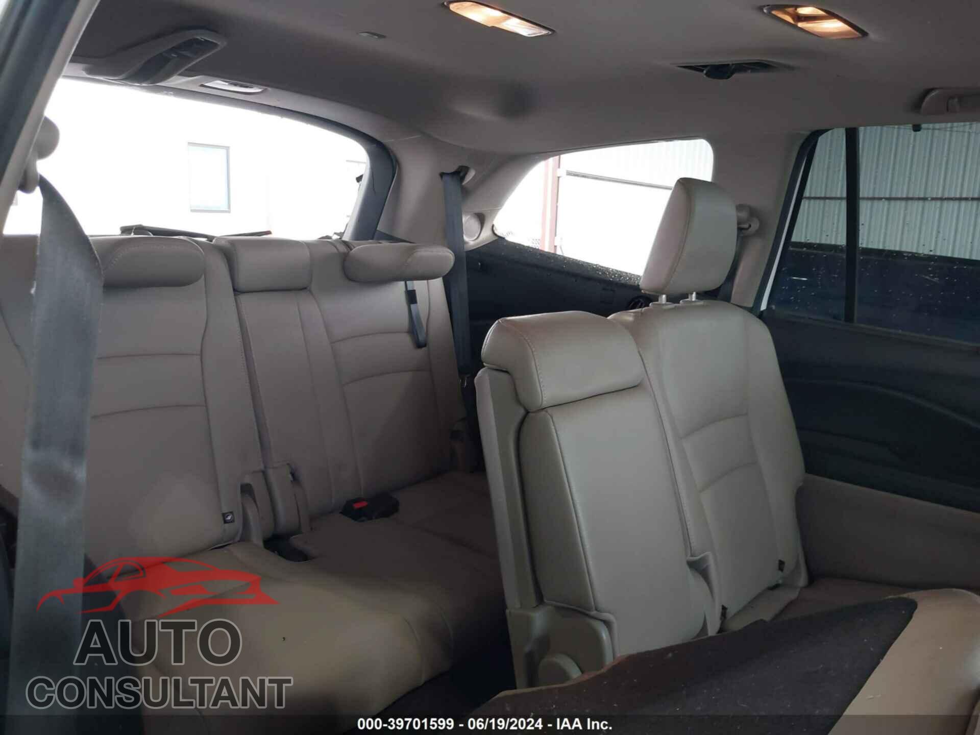 HONDA PILOT 2016 - 5FNYF5H99GB016114