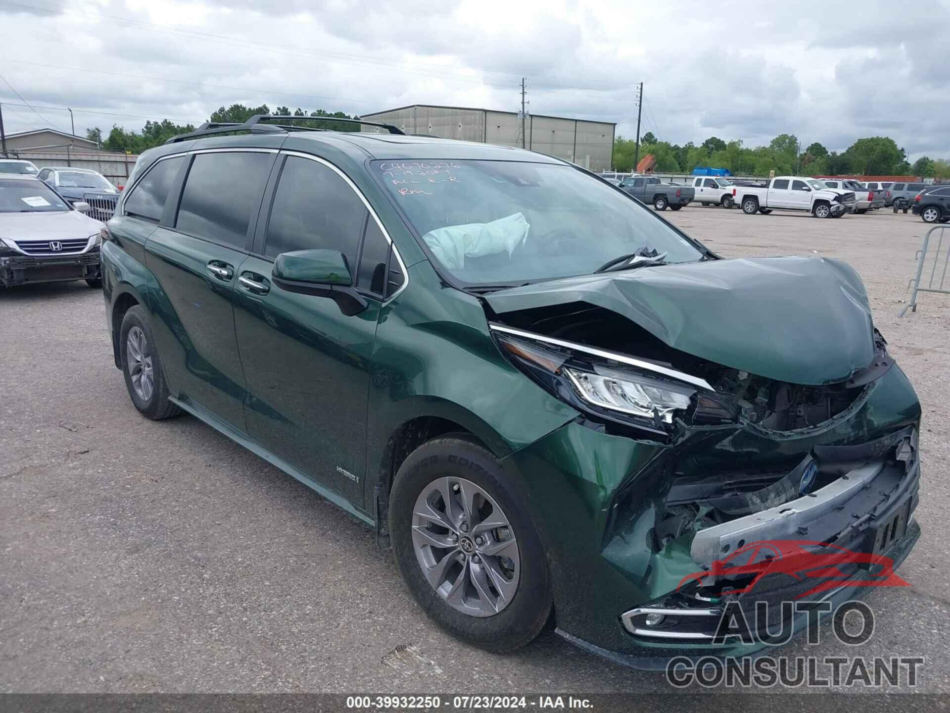 TOYOTA SIENNA 2021 - 5TDYRKEC6MS013085