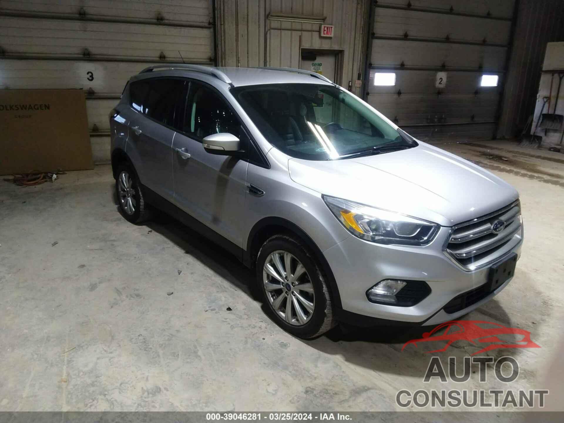 FORD ESCAPE 2017 - 1FMCU9JD4HUC37582