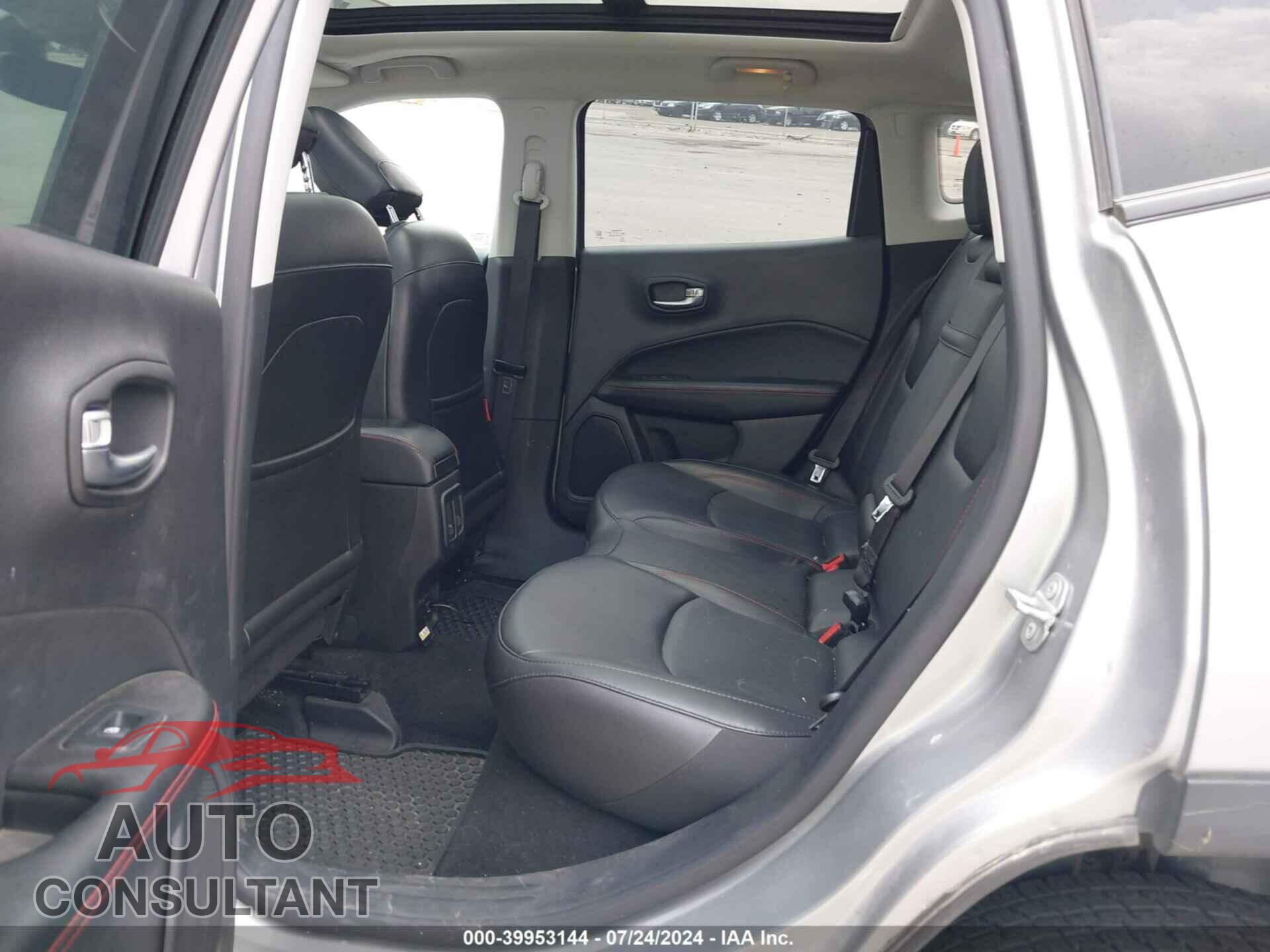 JEEP COMPASS 2019 - 3C4NJDDB8KT706953