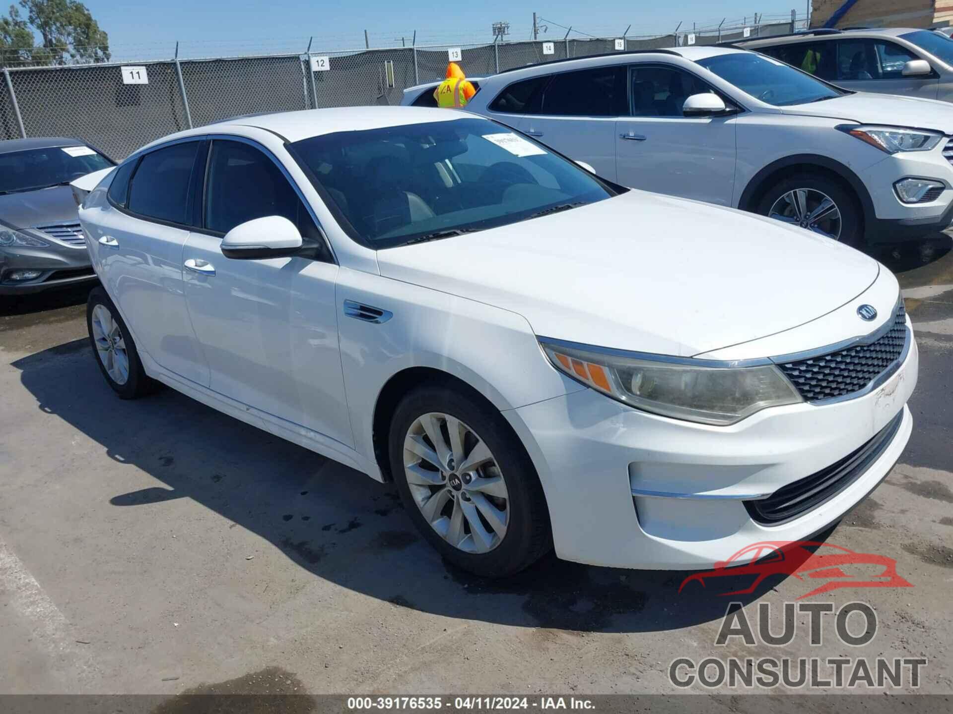 KIA OPTIMA 2018 - 5XXGU4L30JG180905