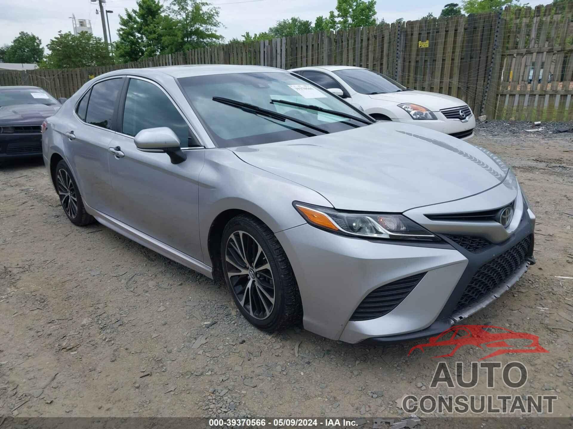 TOYOTA CAMRY 2018 - 4T1B11HK2JU641545