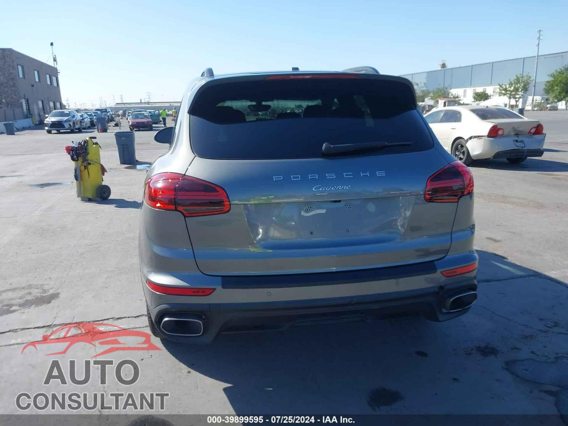 PORSCHE CAYENNE 2016 - WP1AA2A29GKA37851