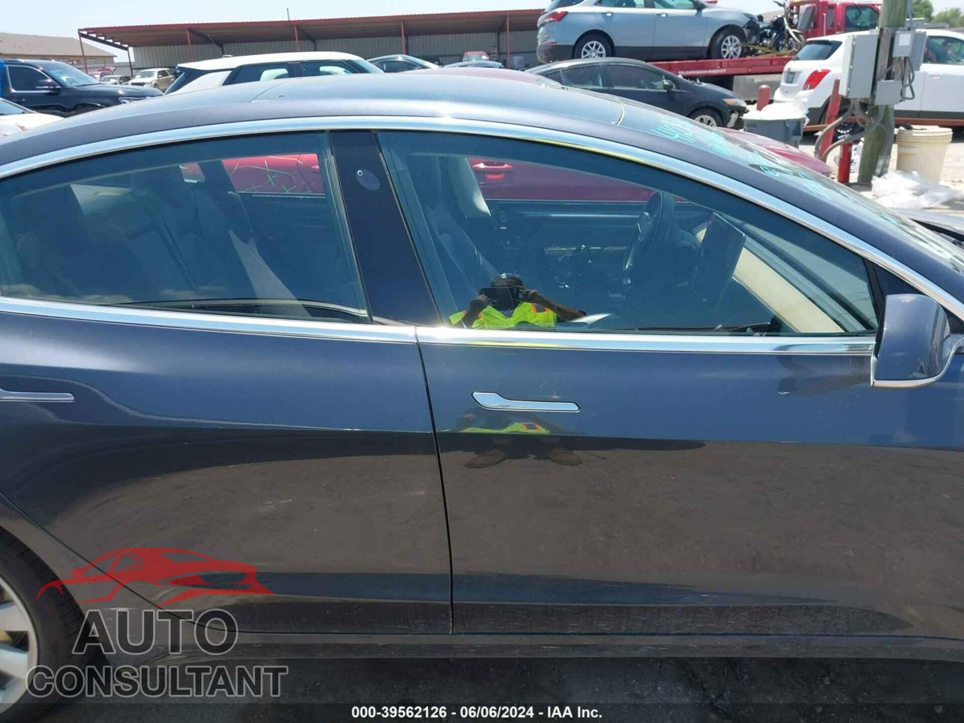 TESLA MODEL 3 2017 - 5YJ3E1EA4HF000425