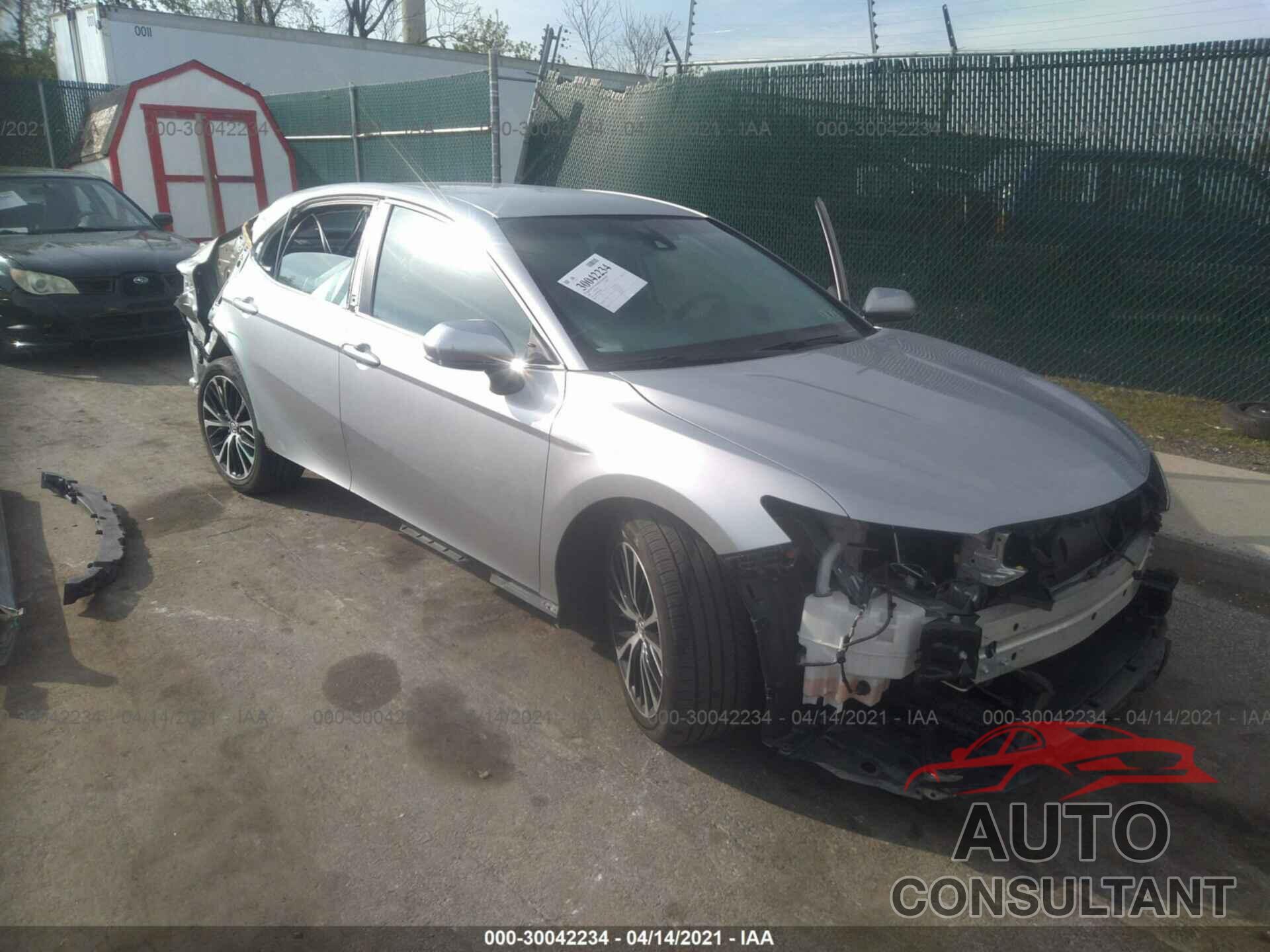 TOYOTA CAMRY 2018 - 4T1B11HK9JU038091