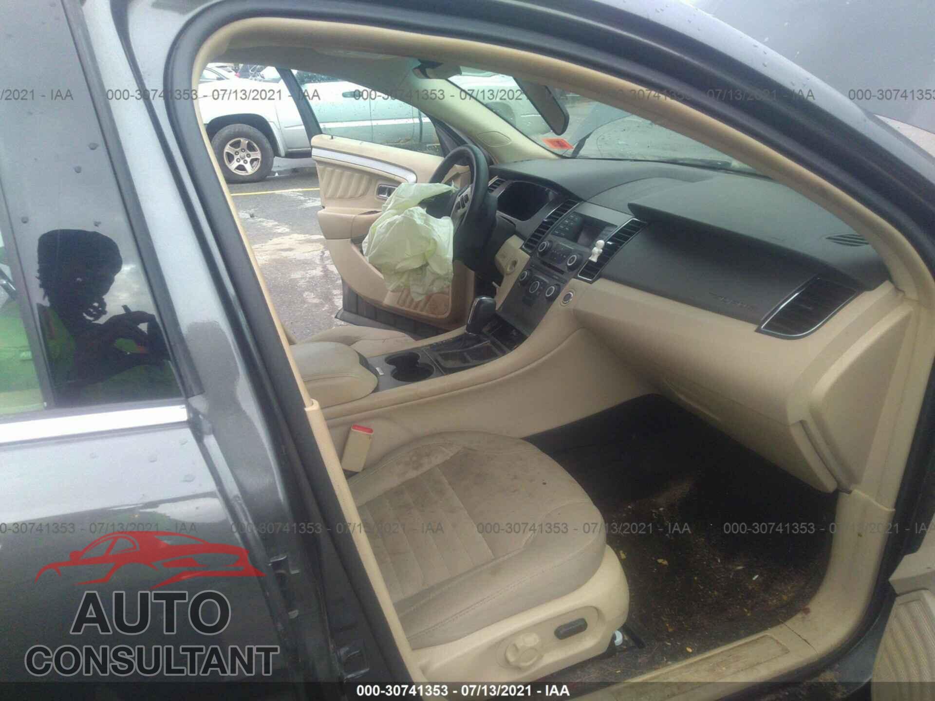 FORD TAURUS 2017 - 1FAHP2D8XHG144240