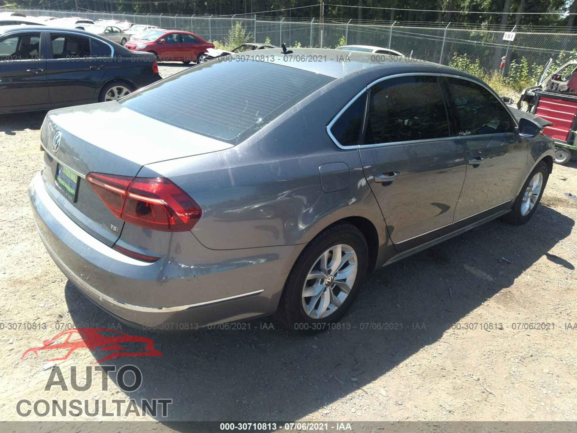 VOLKSWAGEN PASSAT 2017 - 1VWAT7A38HC059513