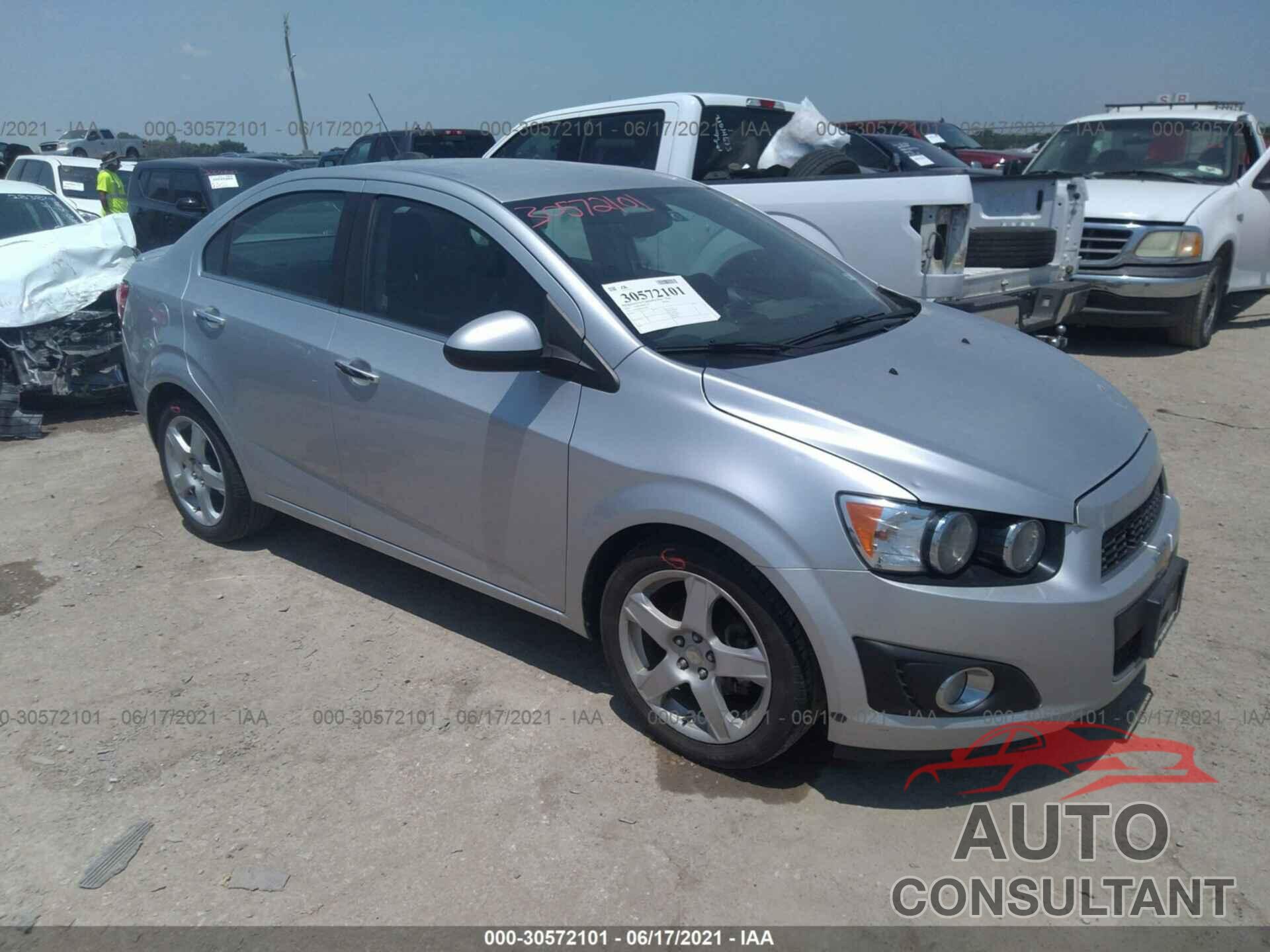 CHEVROLET SONIC 2016 - 1G1JE5SB0G4157072