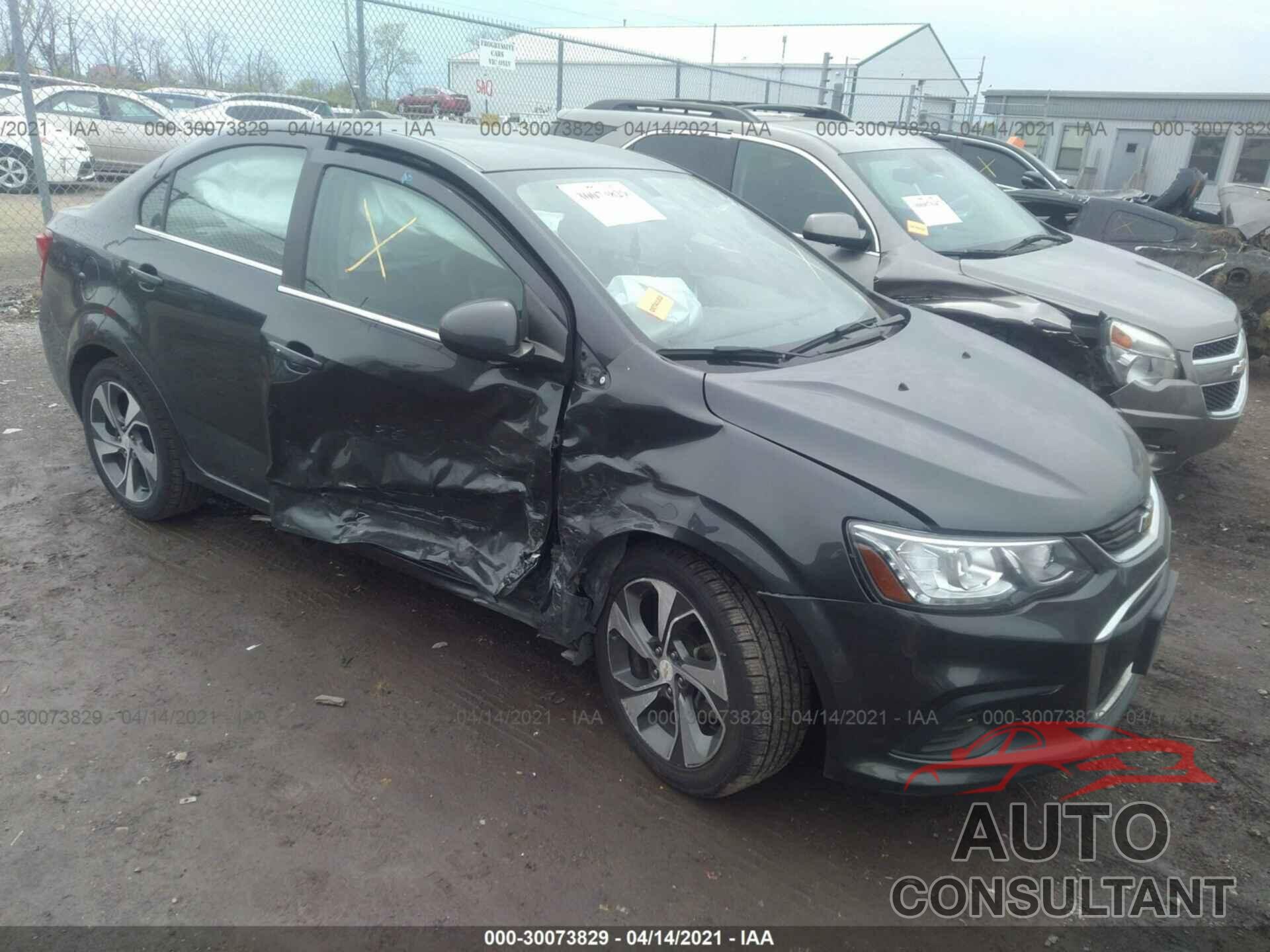 CHEVROLET SONIC 2018 - 1G1JF5SB0J4108037