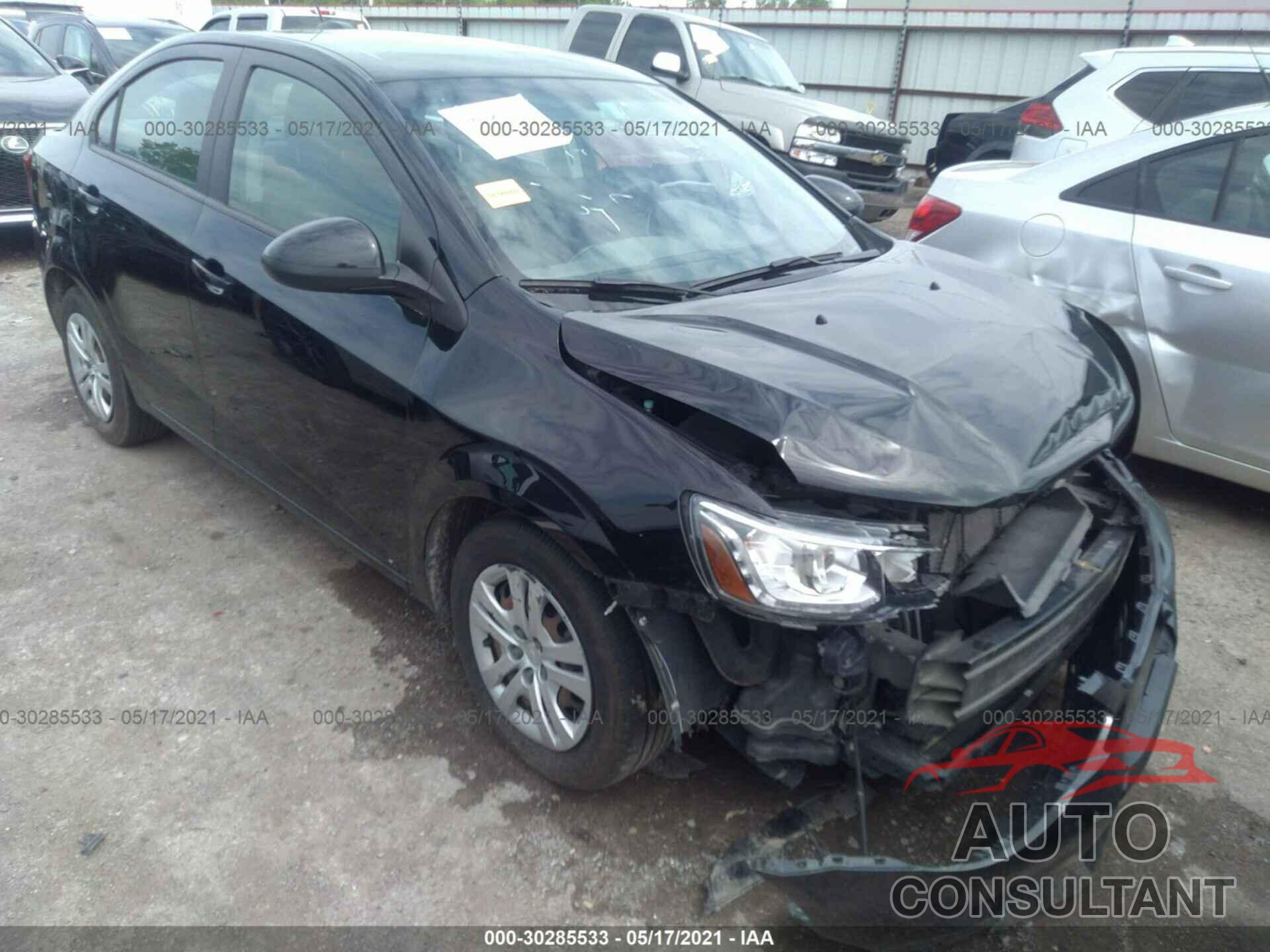 CHEVROLET SONIC 2017 - 1G1JB5SHXH4174797
