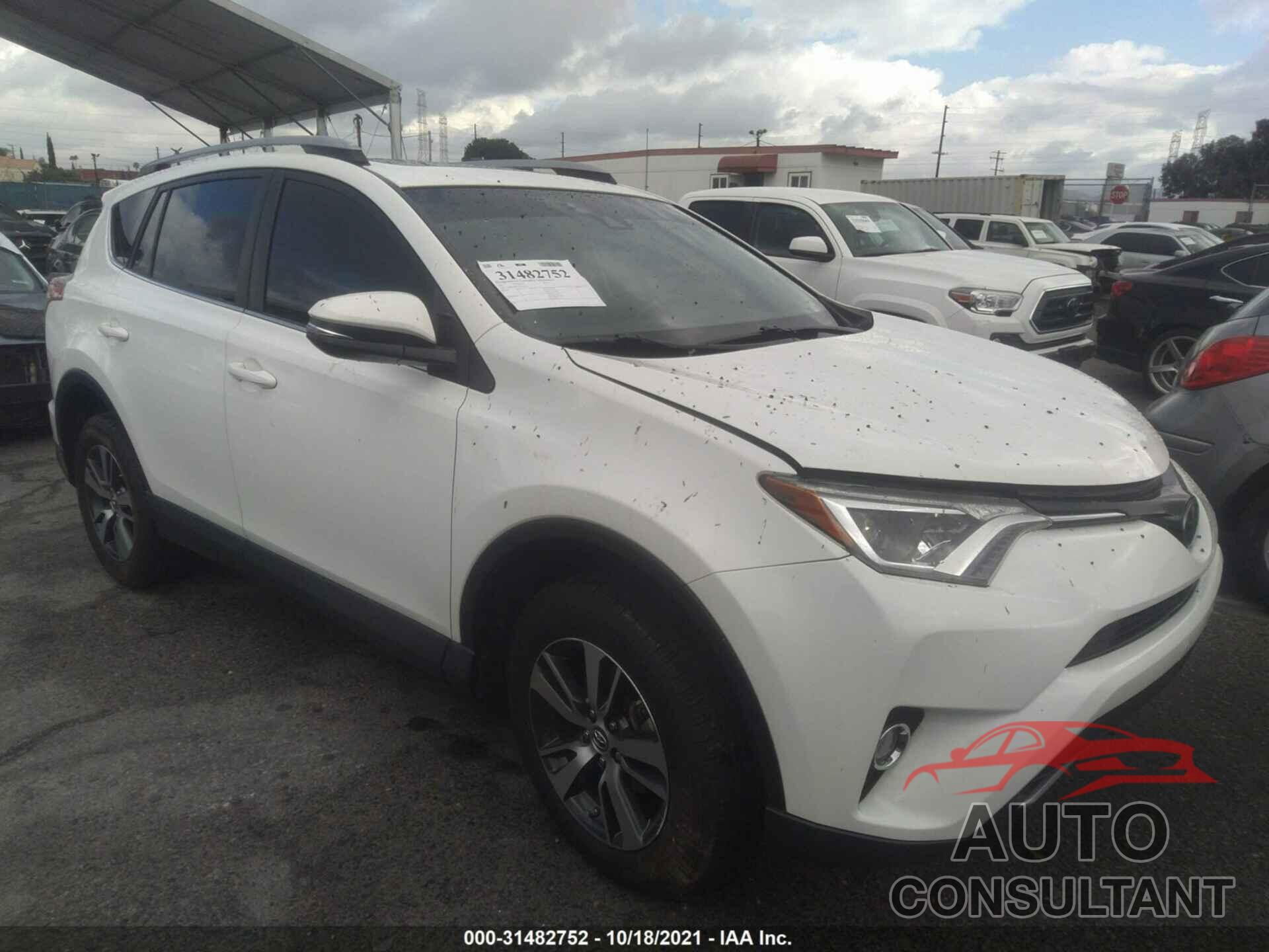 TOYOTA RAV4 2017 - JTMWFREV2HJ102262
