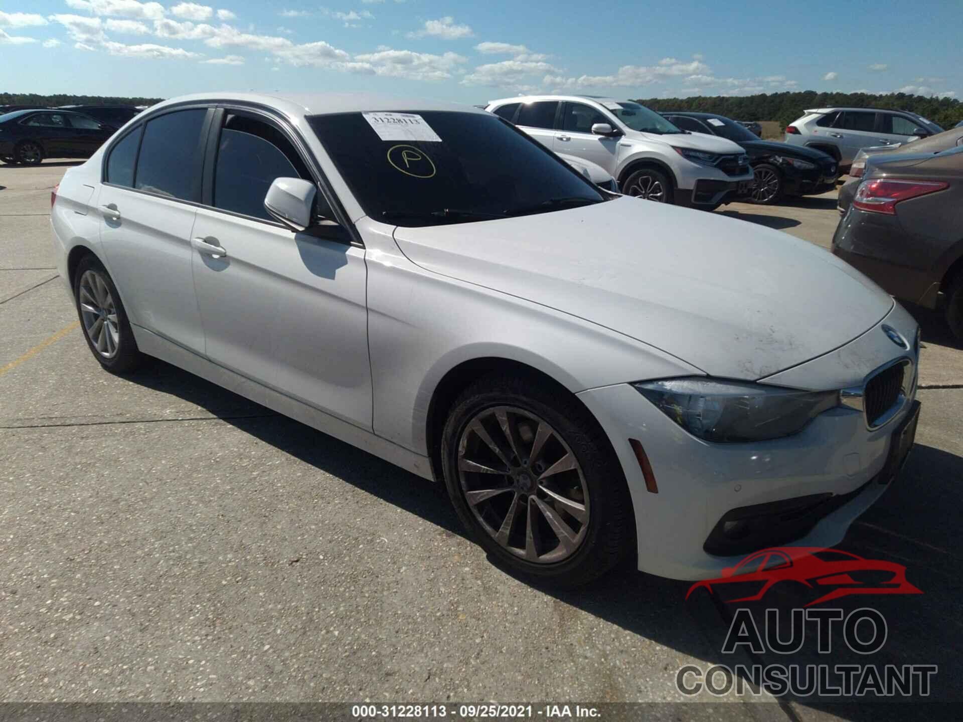 BMW 3 SERIES 2016 - WBA8E1G50GNT35815