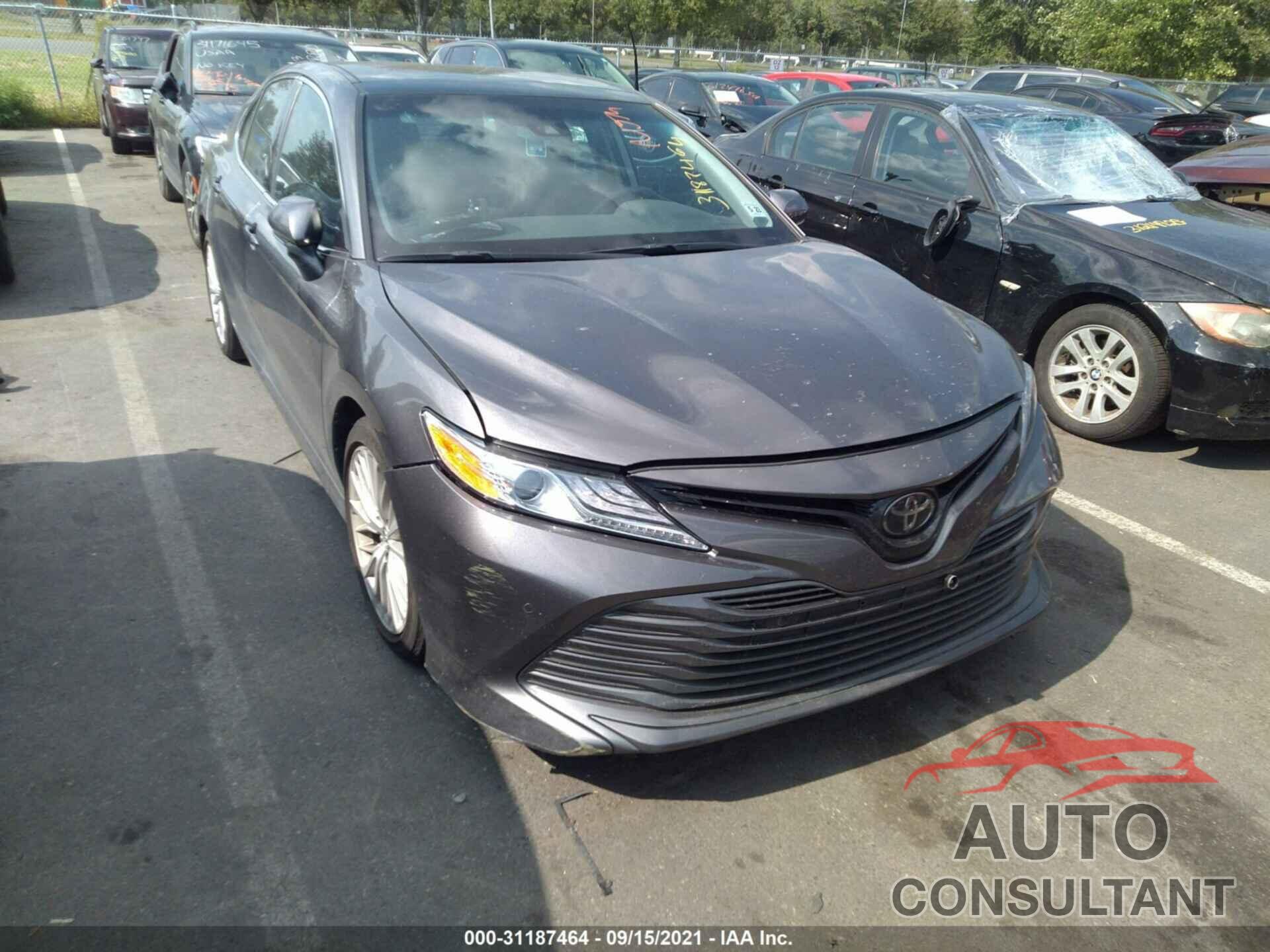 TOYOTA CAMRY 2018 - 4T1B11HK4JU122593