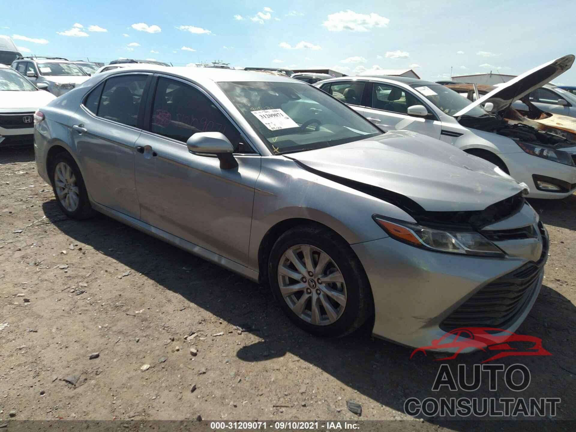 TOYOTA CAMRY 2018 - 4T1B11HK7JU079965