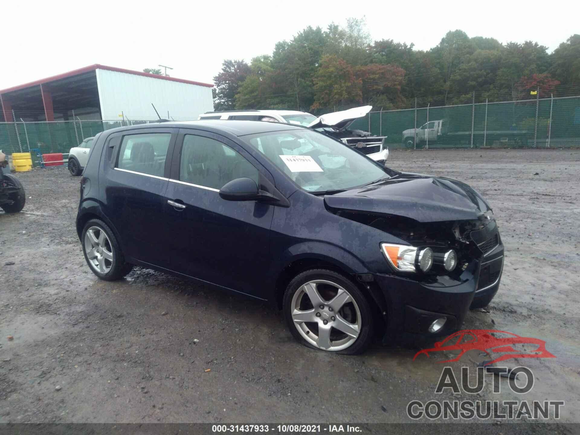CHEVROLET SONIC 2016 - 1G1JE6SB6G4138869