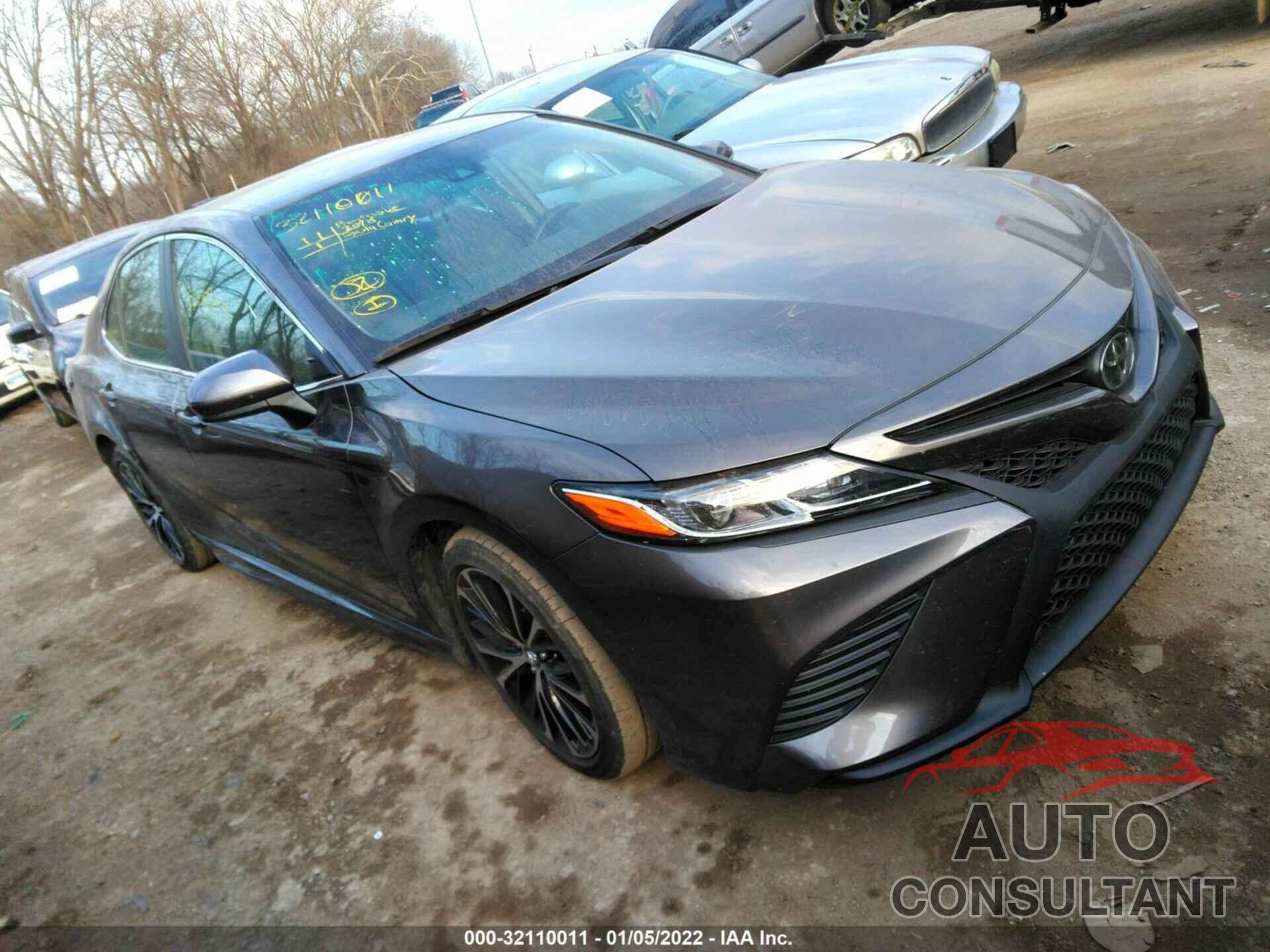 TOYOTA CAMRY 2018 - 4T1B11HK8JU038681