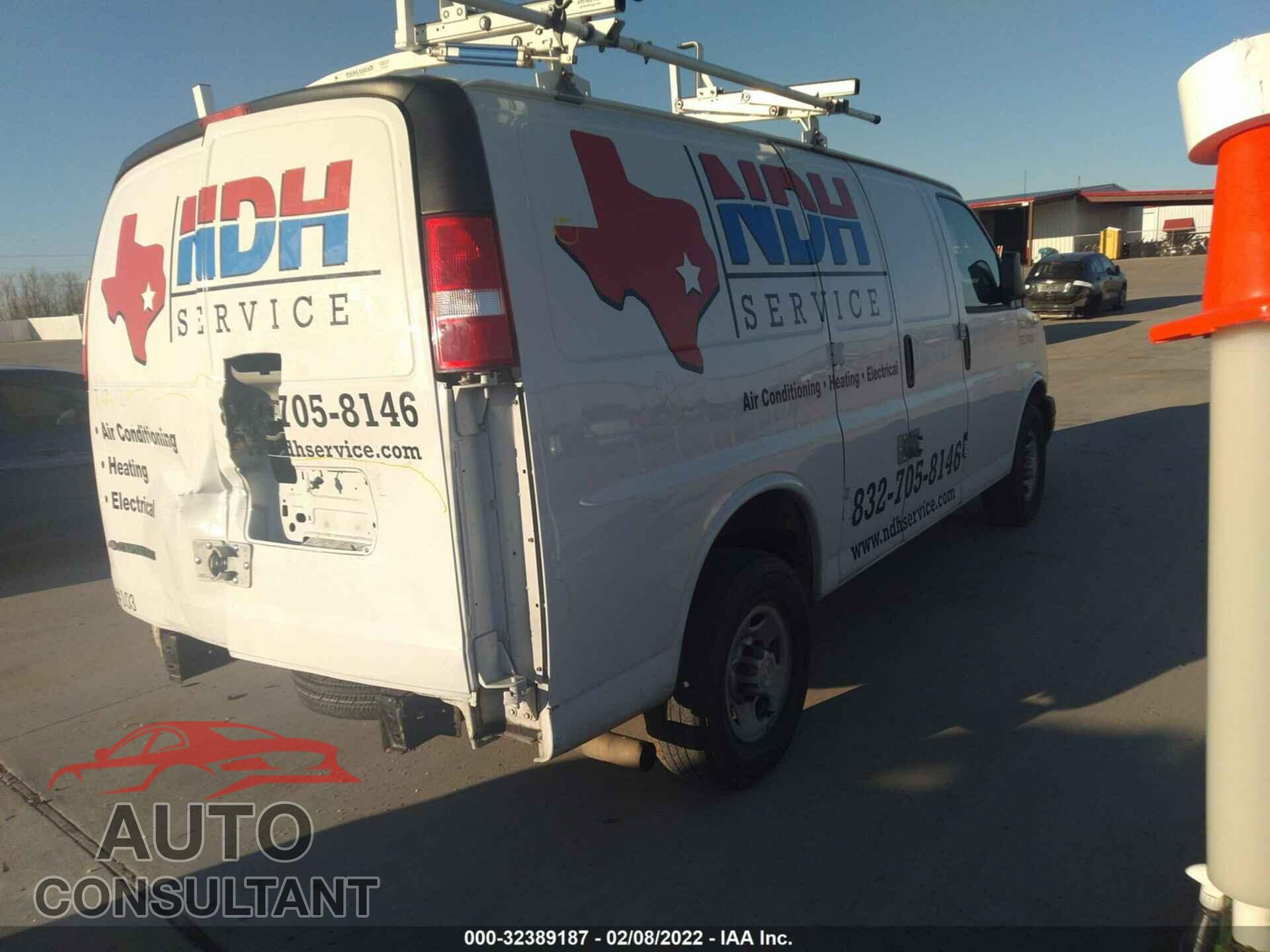 CHEVROLET EXPRESS CARGO VAN 2017 - 1GCWGAFF6H1345854