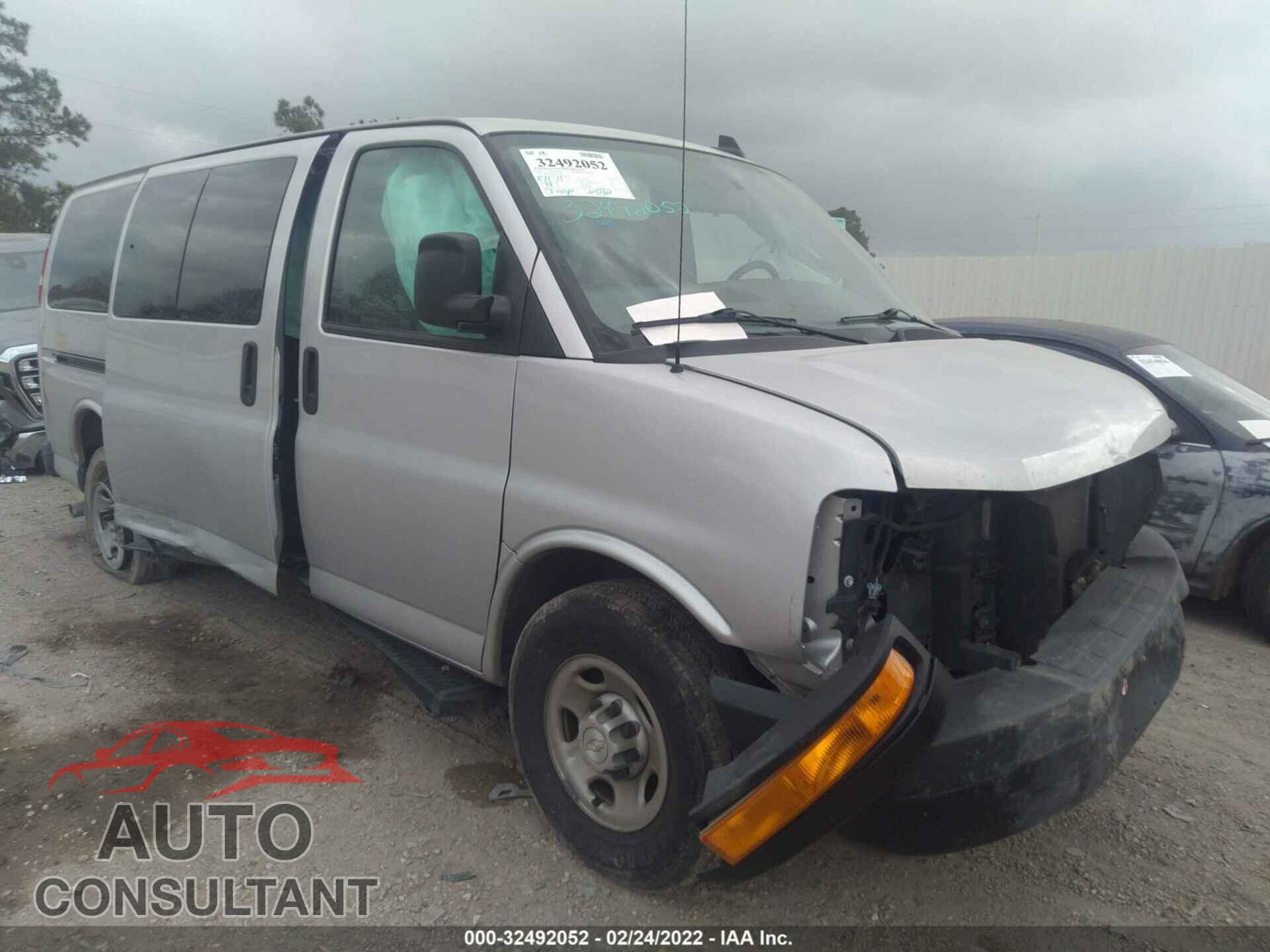 CHEVROLET EXPRESS PASSENGER 2018 - 1GAWGEFP8J1336734
