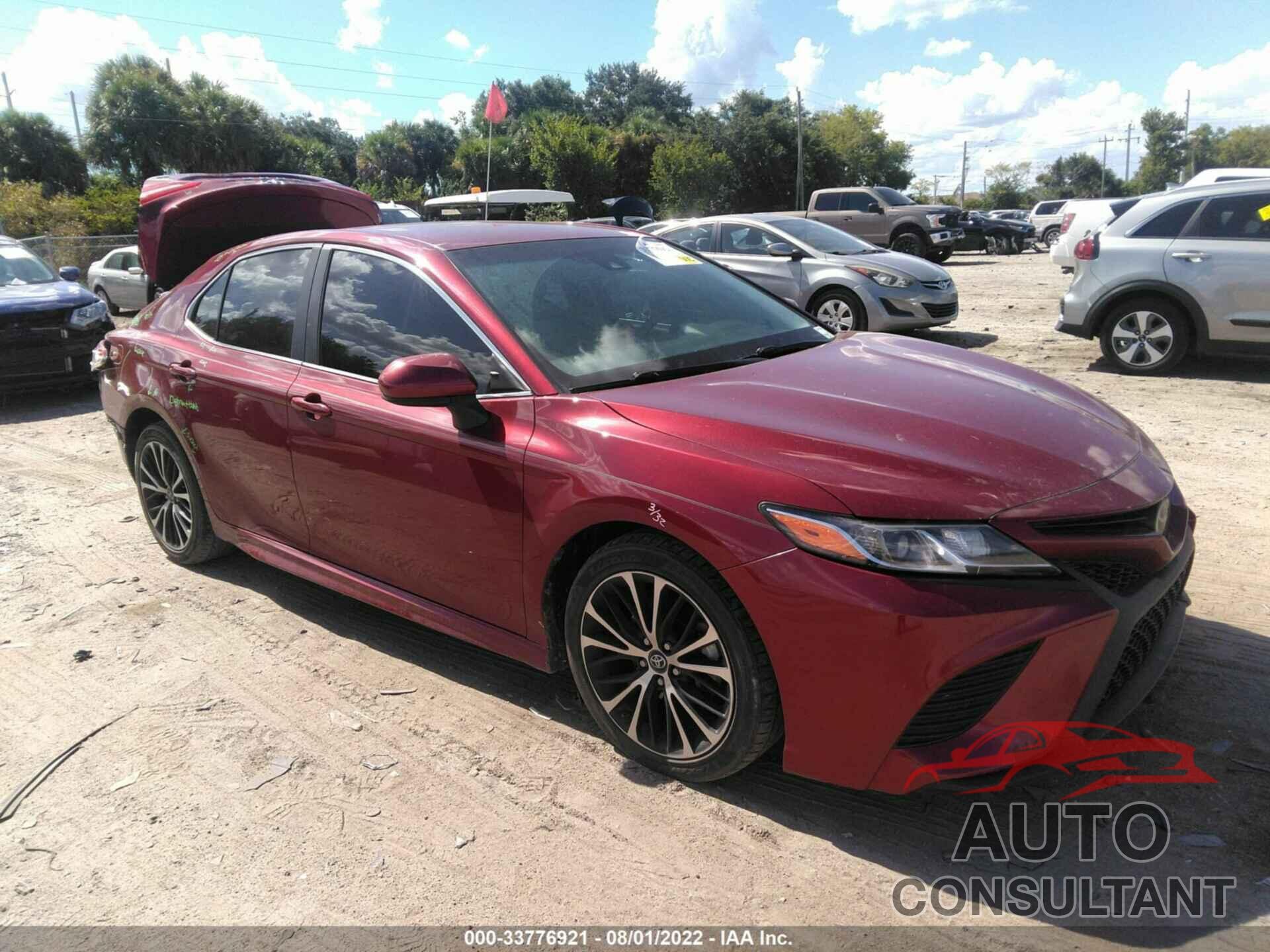 TOYOTA CAMRY 2018 - 4T1B11HK7JU519005