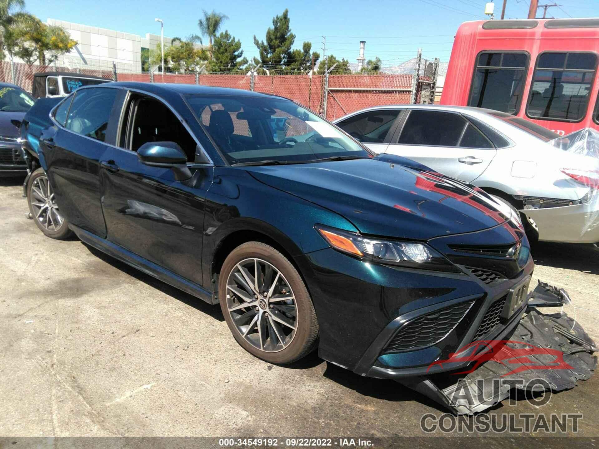 TOYOTA CAMRY 2021 - 4T1G11AKXMU572639