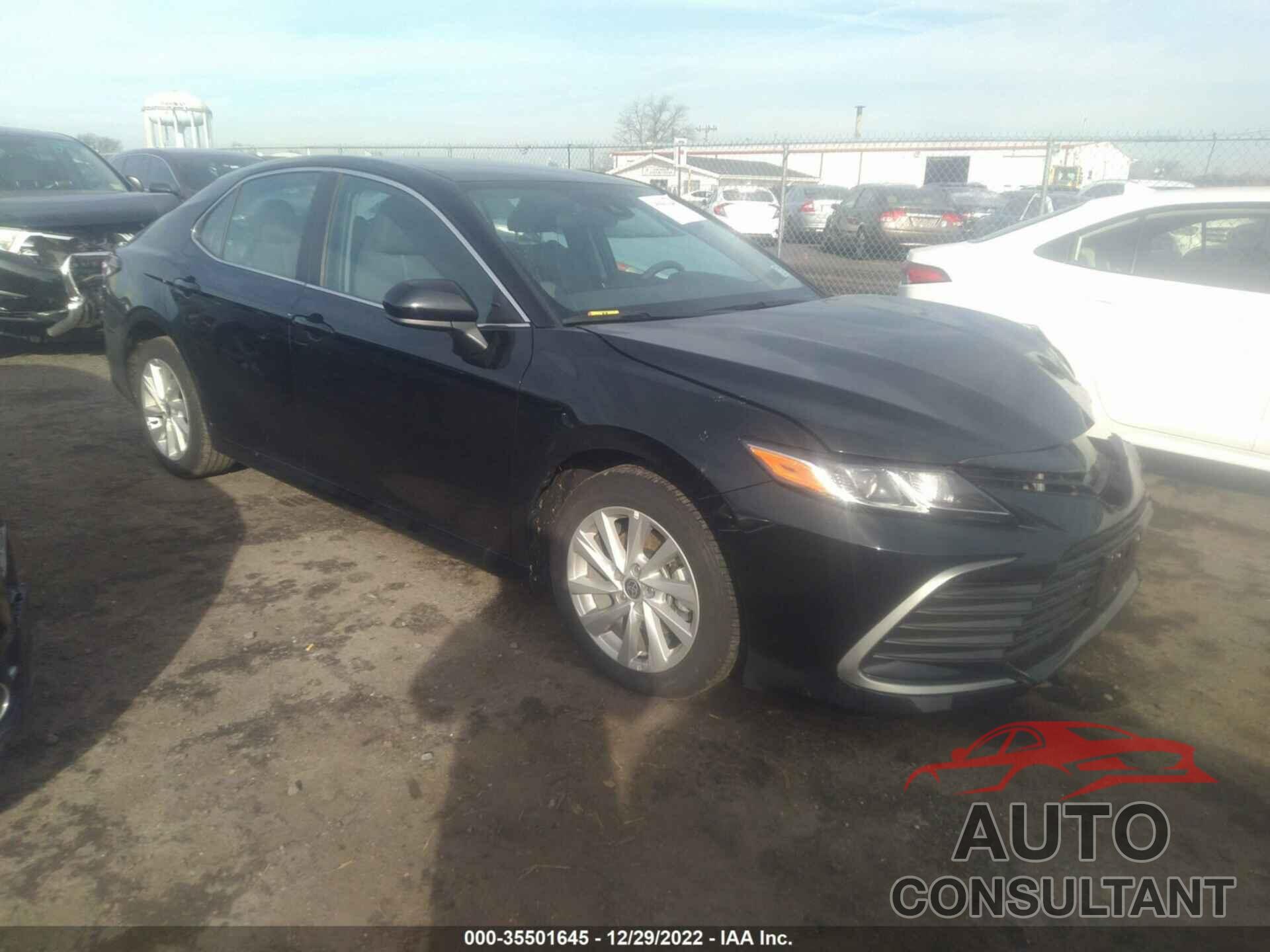 TOYOTA CAMRY 2022 - 4T1C11AK3NU658553