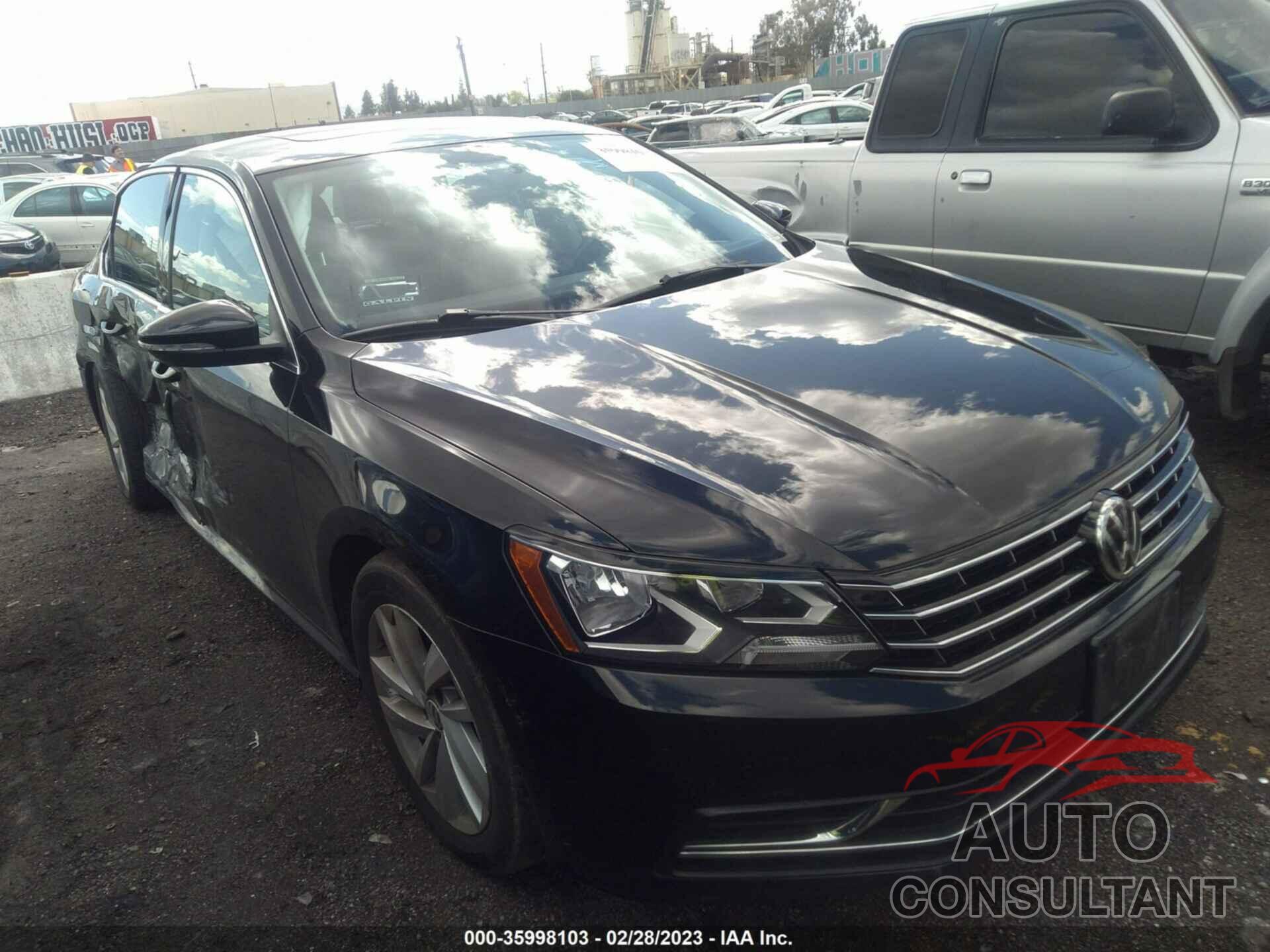 VOLKSWAGEN PASSAT 2018 - 1VWBA7A34JC041333