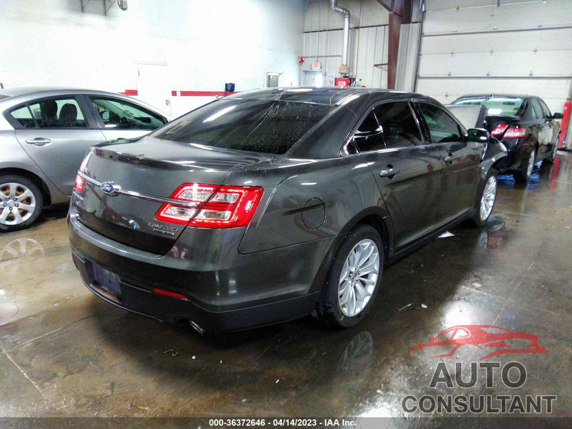 FORD TAURUS 2018 - 1FAHP2F84JG116081