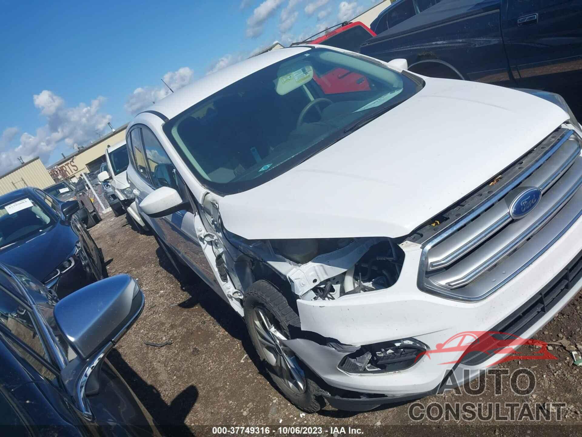 FORD ESCAPE 2017 - 1FMCU0GD9HUD83026