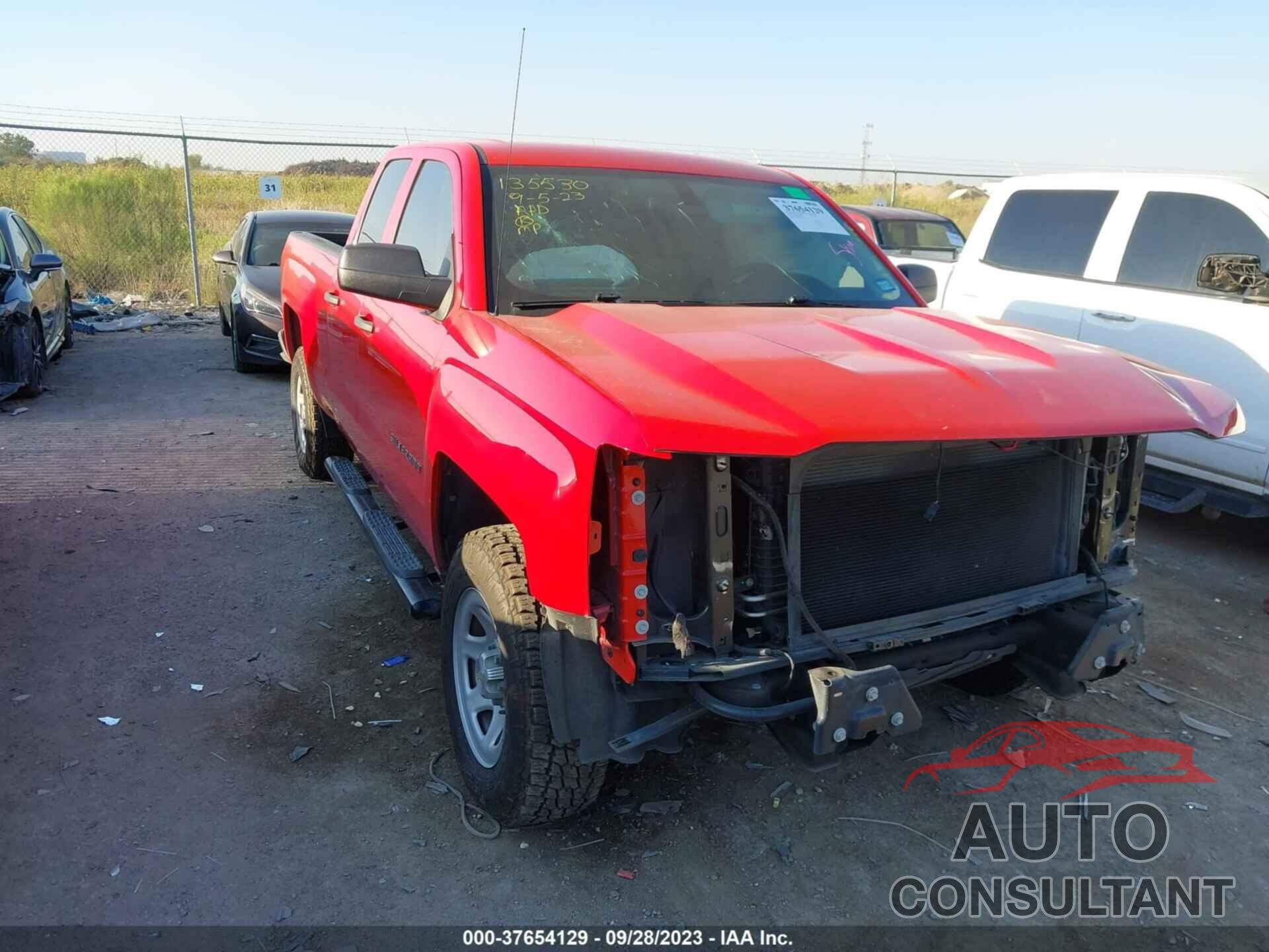 CHEVROLET SILVERADO 1500 2018 - 1GCRCNEH5JZ256965