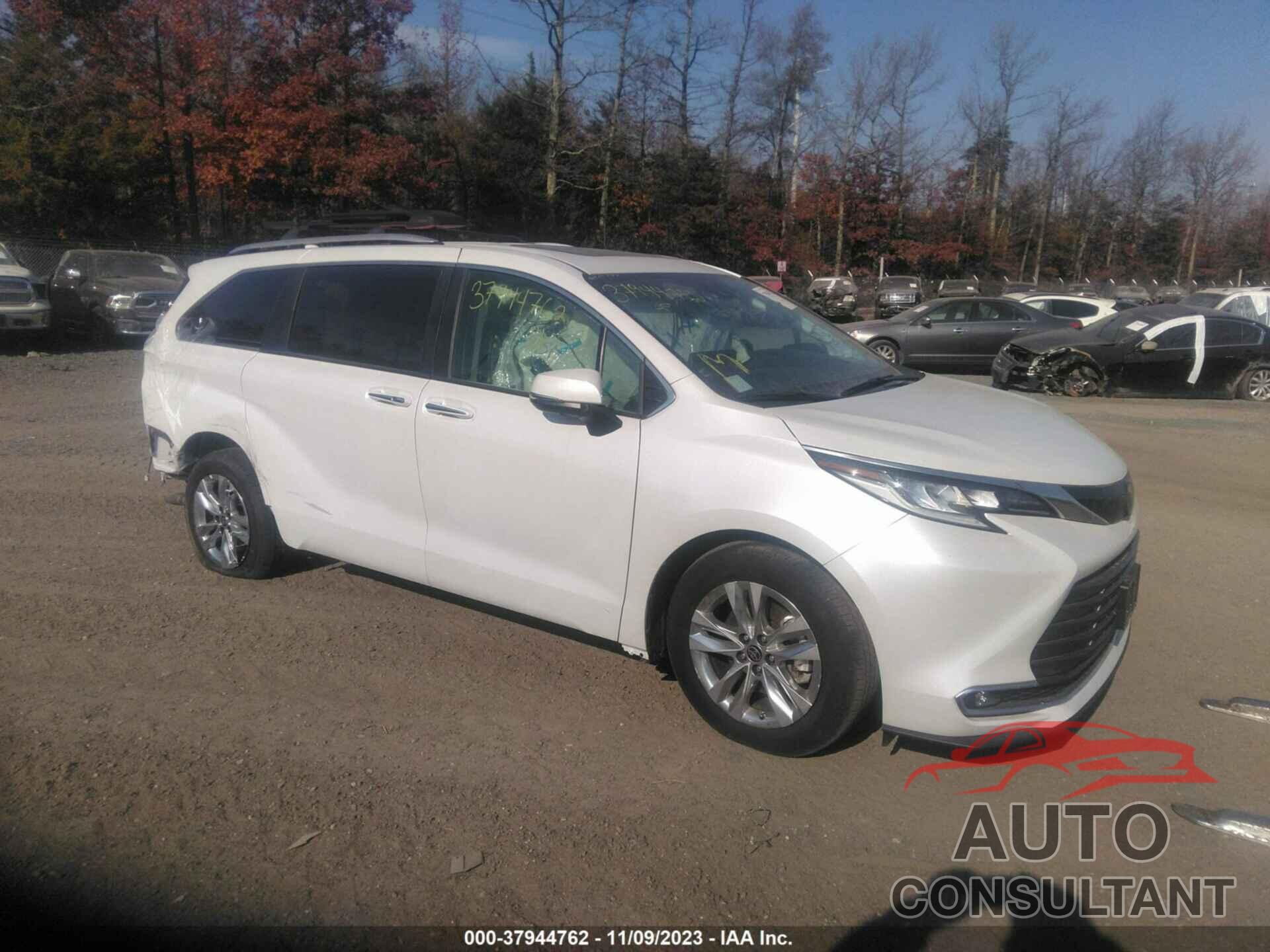 TOYOTA SIENNA 2022 - 5TDZSKFC3NS064665