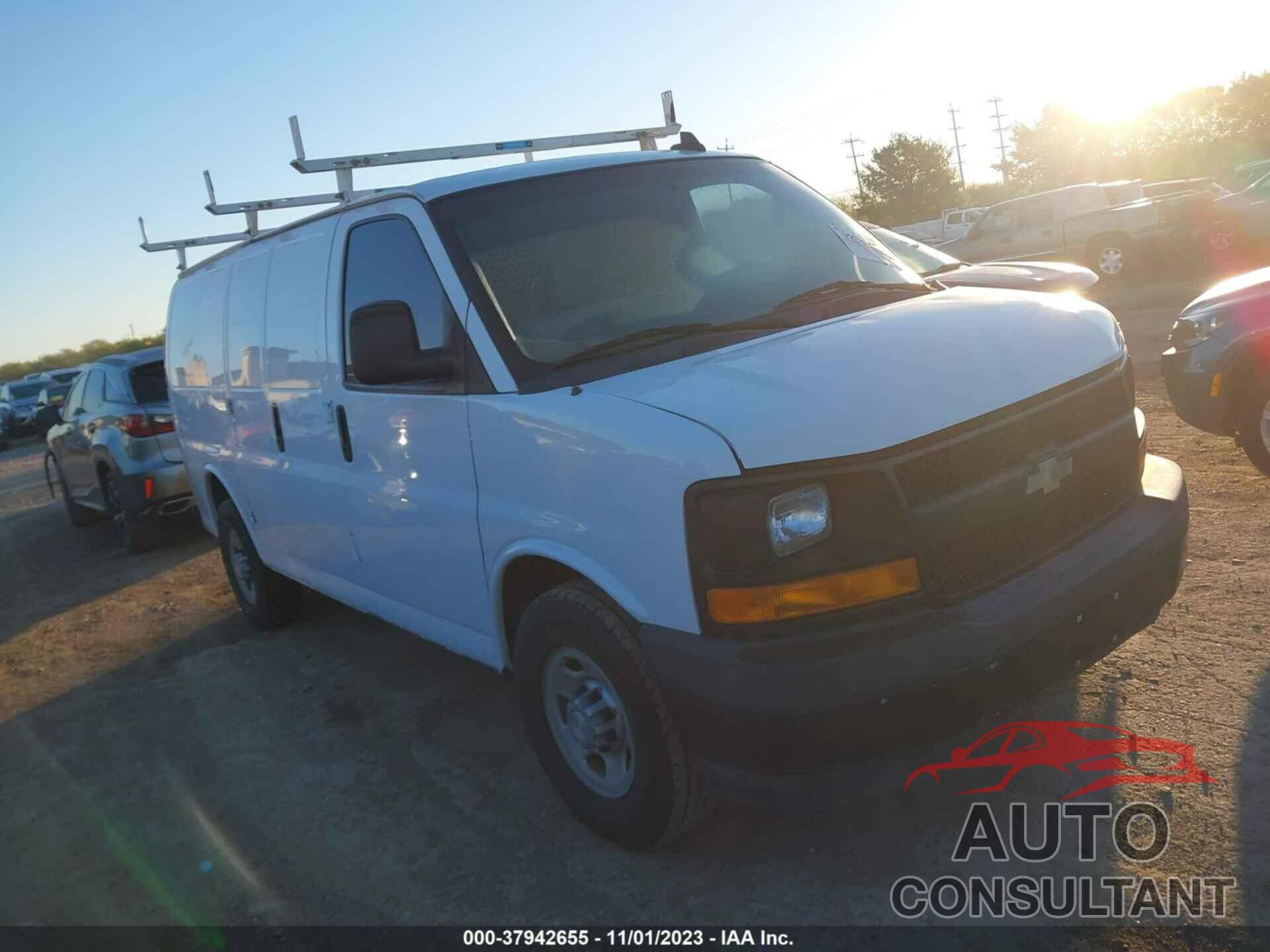 CHEVROLET EXPRESS CARGO VAN 2017 - 1GCWGAFF4H1141344