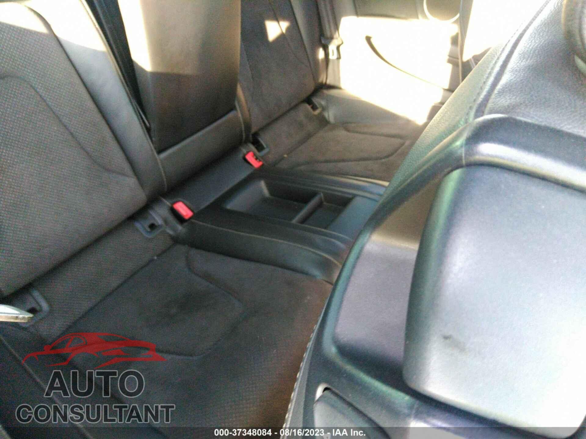 AUDI A5 2011 - WAUWFAFR1BA073473