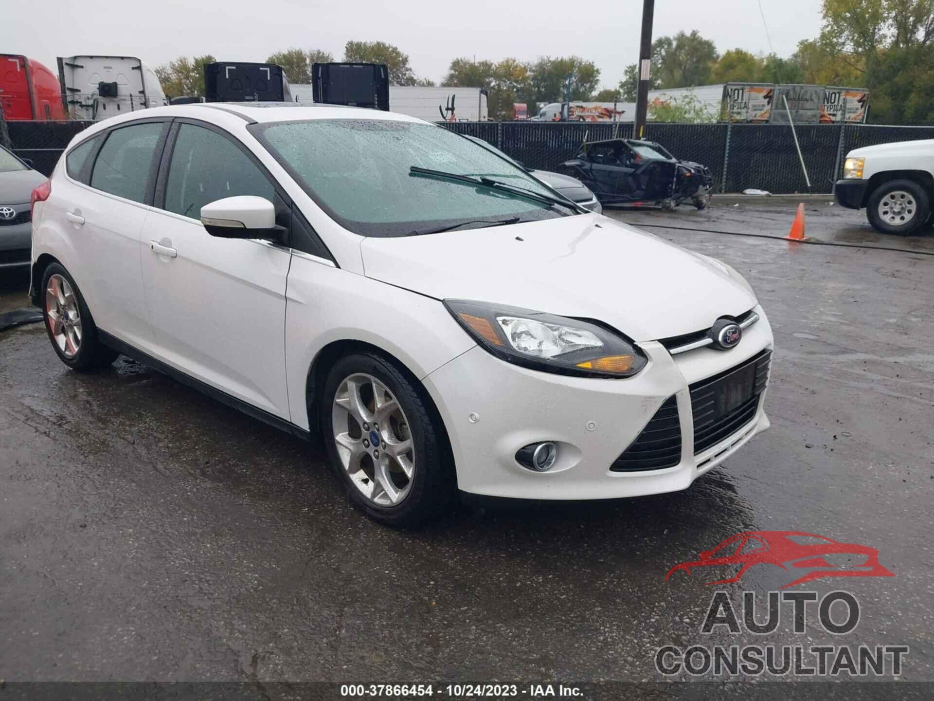 FORD FOCUS 2014 - 1FADP3N25EL254128