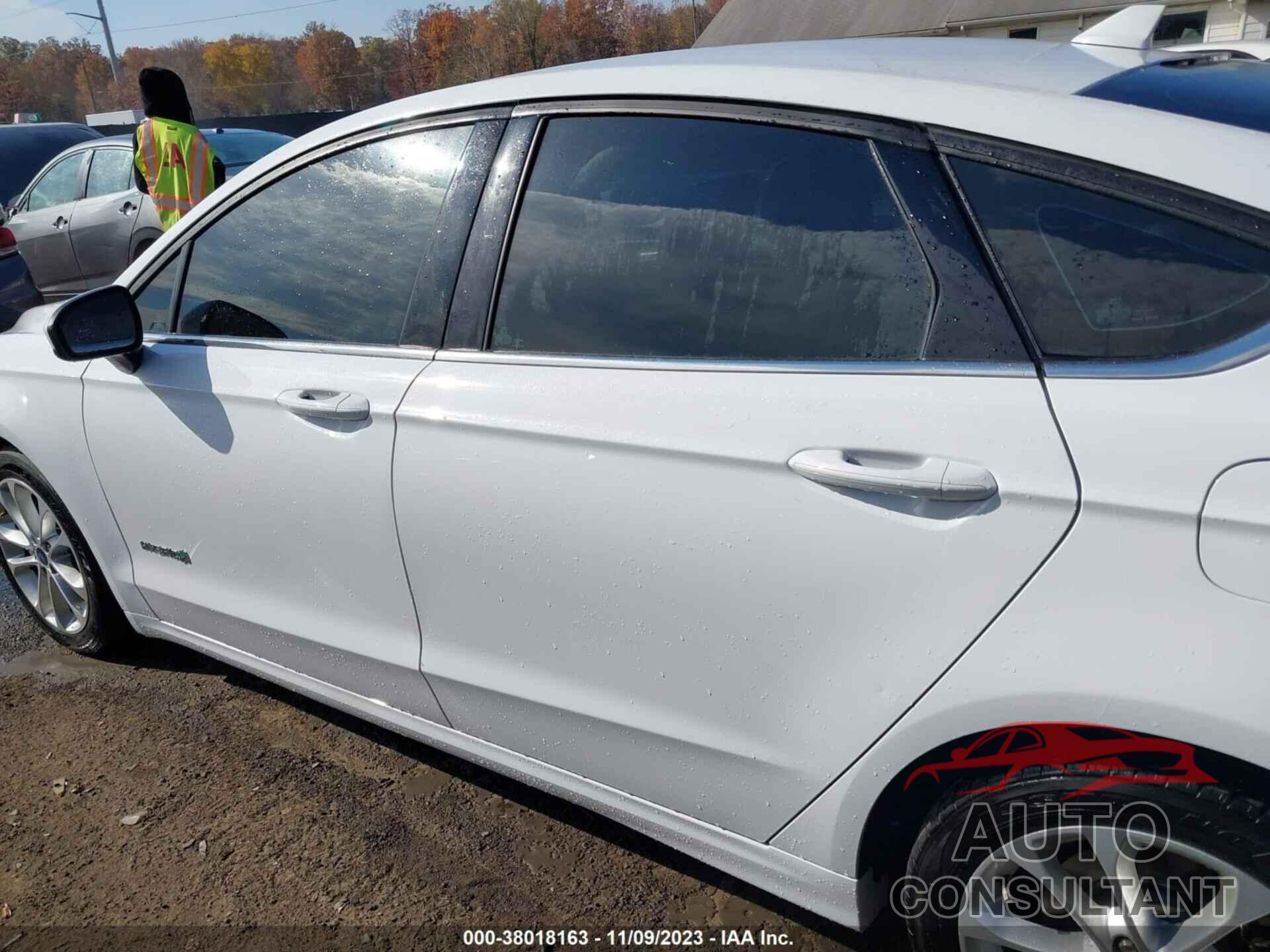 FORD FUSION HYBRID 2019 - 3FA6P0LUXKR204950