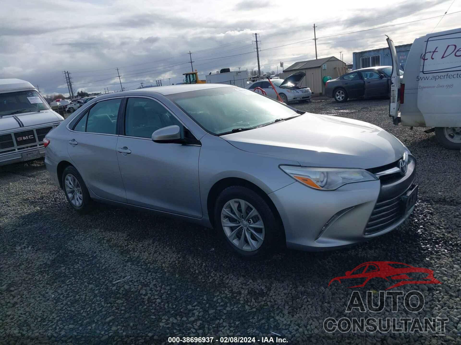 TOYOTA CAMRY 2016 - 4T4BF1FK5GR547856