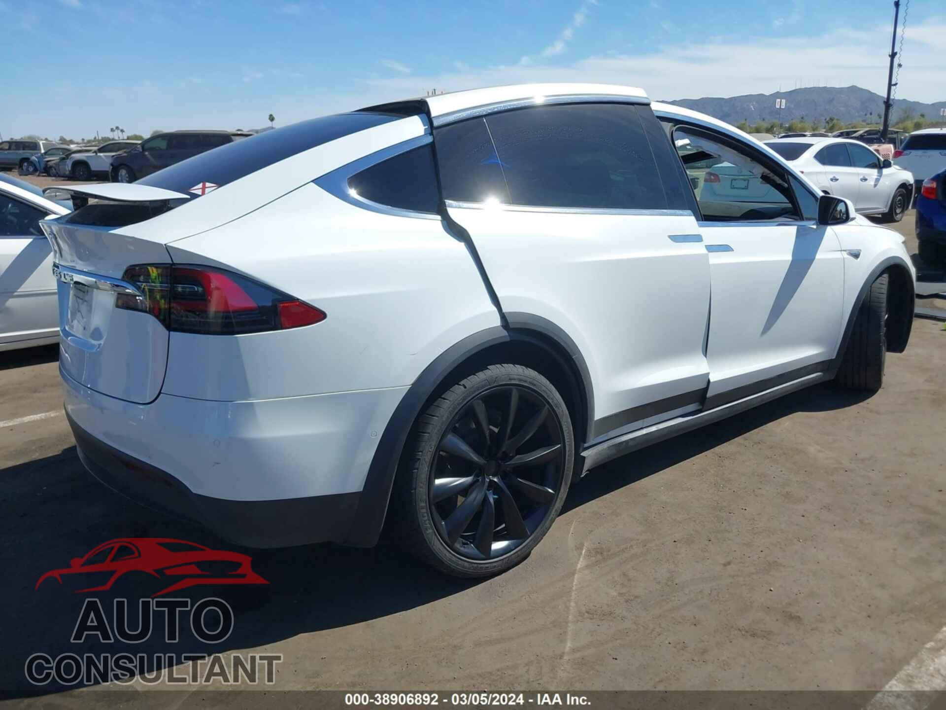 TESLA MODEL X 2016 - 5YJXCAE28GF005173